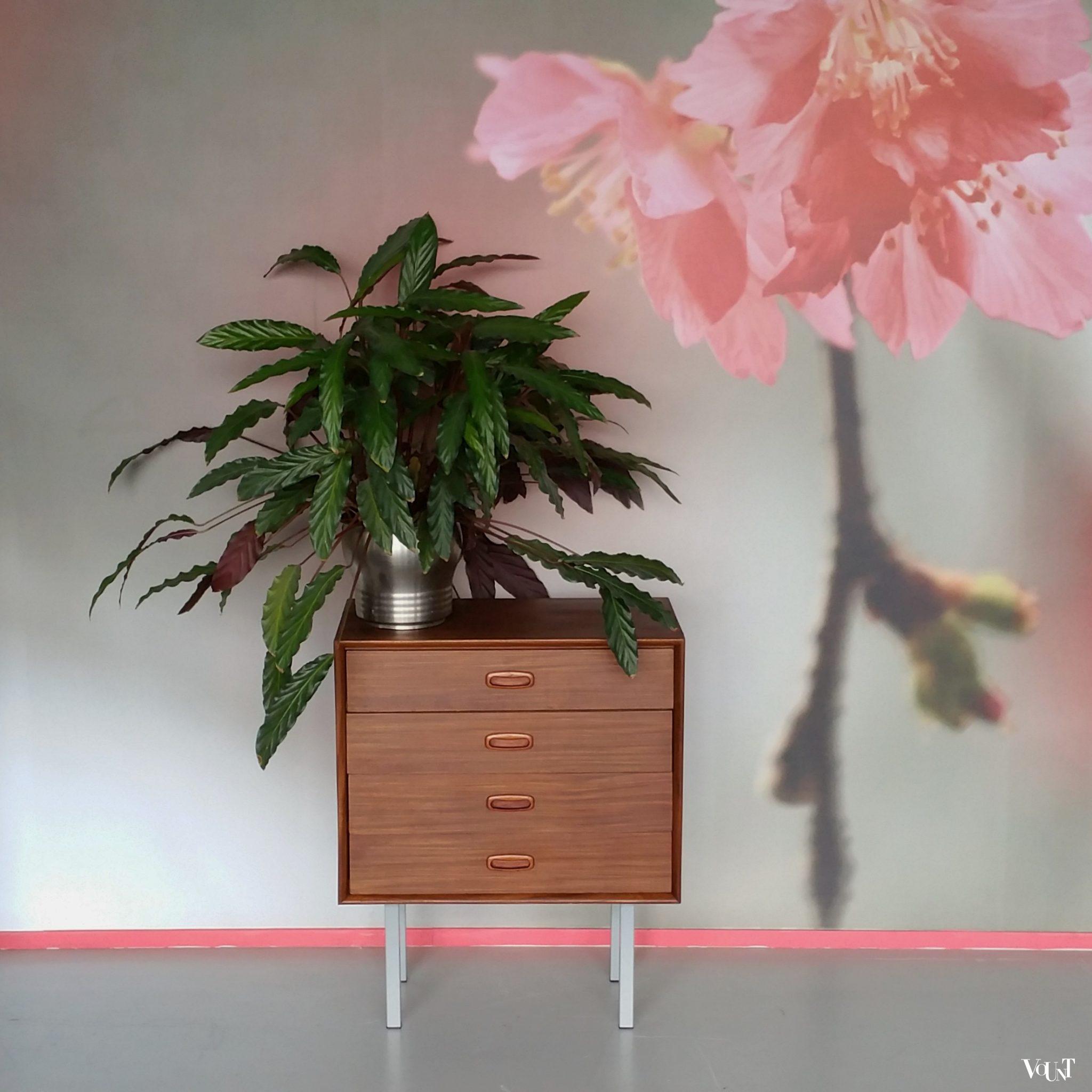 Jaren '60 teakhouten ladekastje