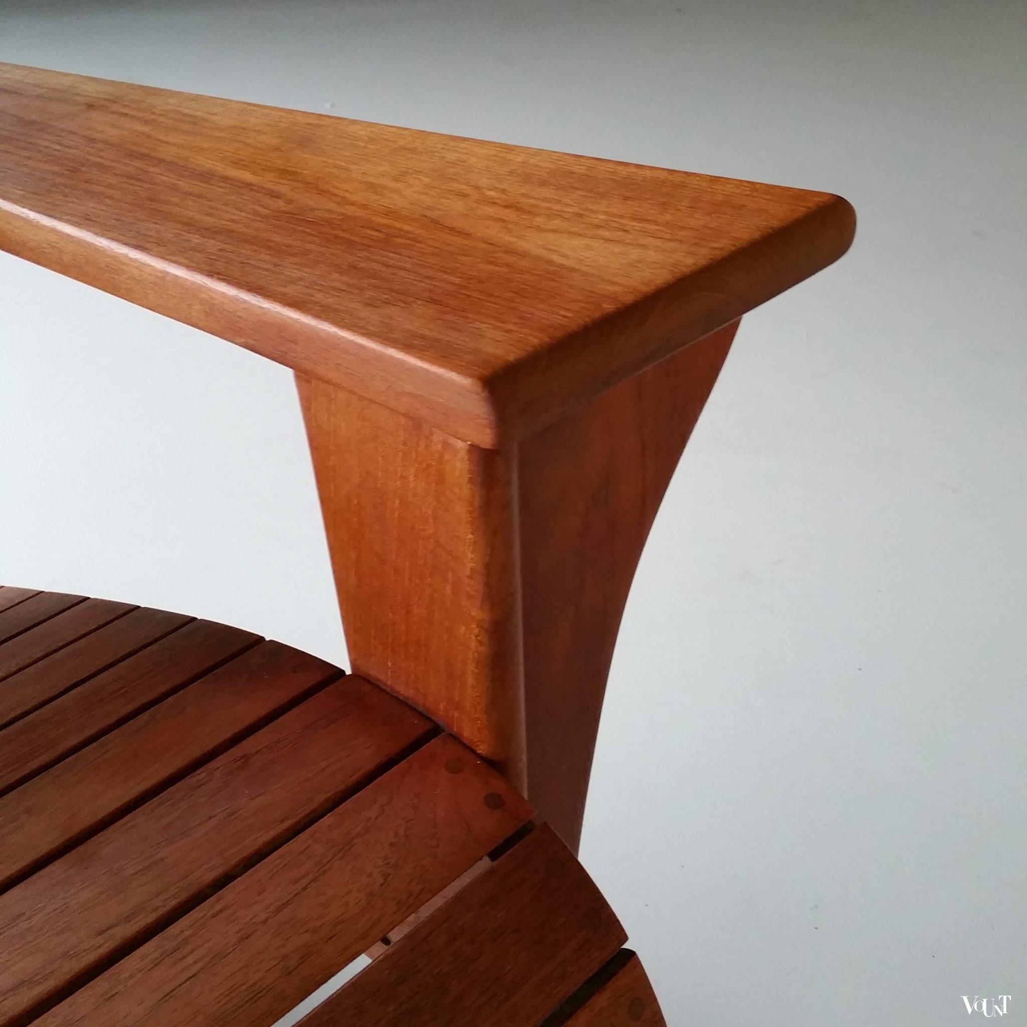 Stoel “Meditation, design Klaus Wettergren (Denemarken), producent Teak Farm” (VS), begin jaren ‘90