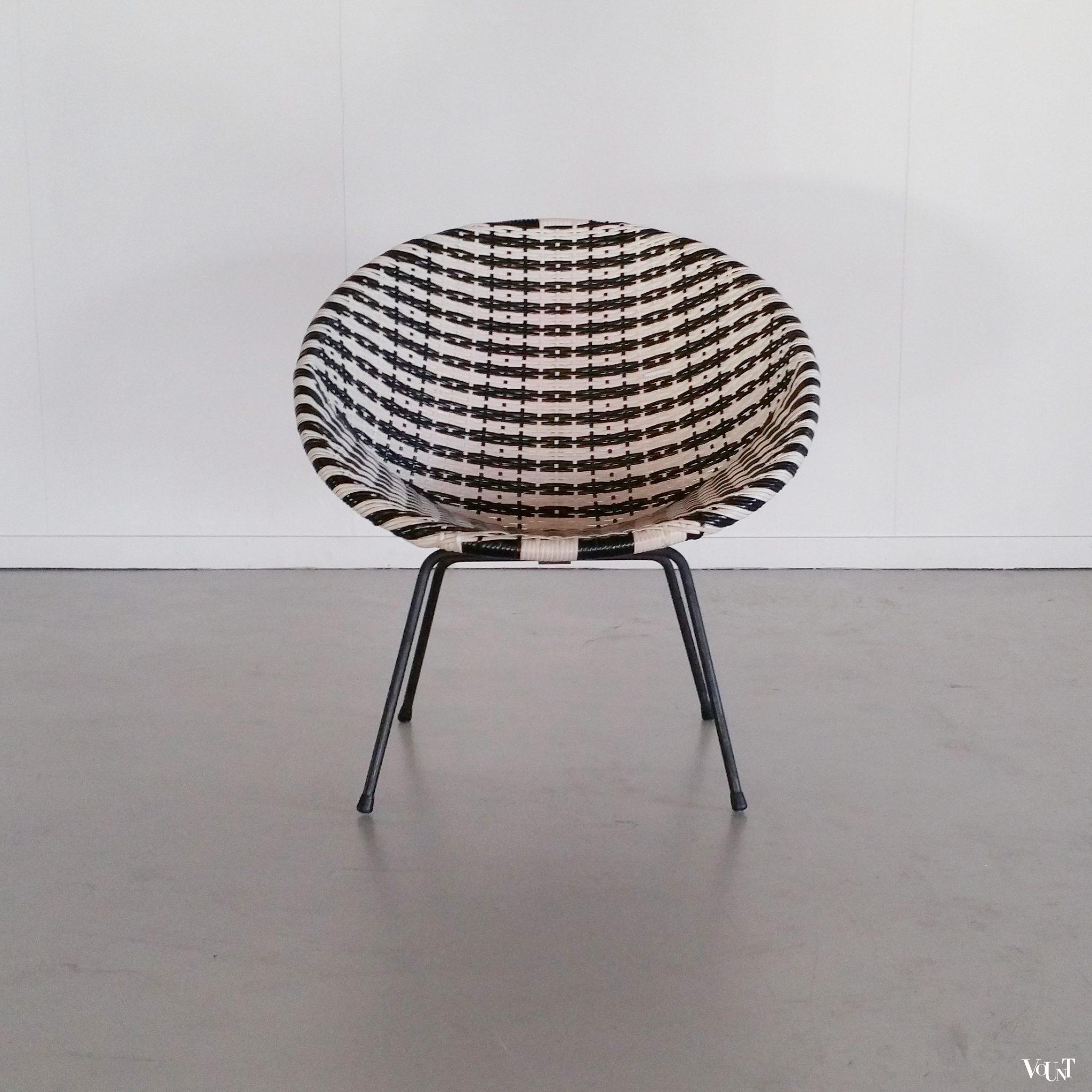 Ronde jaren '50 stoel met kunststof vlechtwerk, attr. Rohé Noordwolde