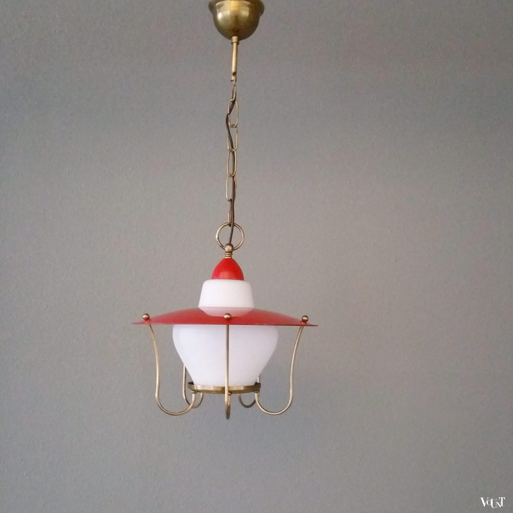 Jaren '50 hanglamp met rode metalen kap