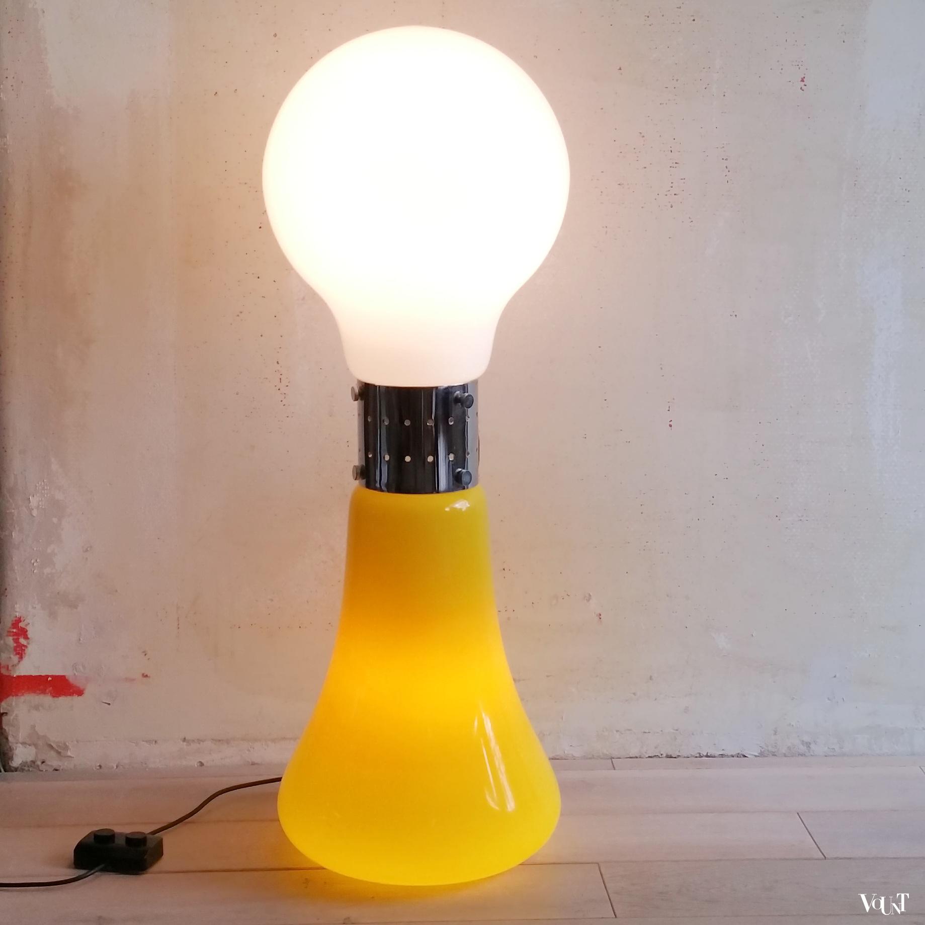Birillo vloerlamp wit en geel Murano glas, Carlo Nason voor AV Mazegga, jaren '70