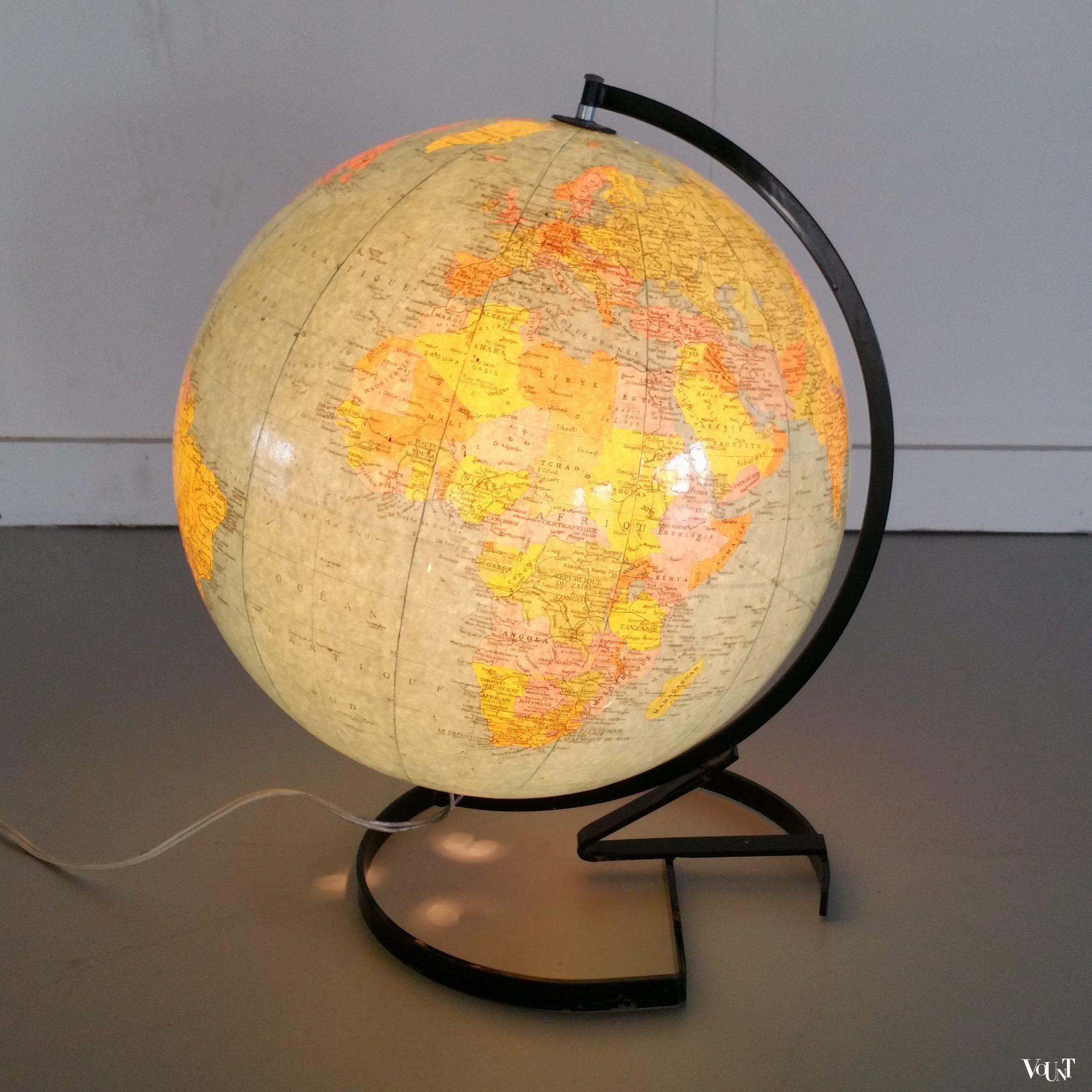Franse glazen globe met verlichting, Cartes Taride, 1972