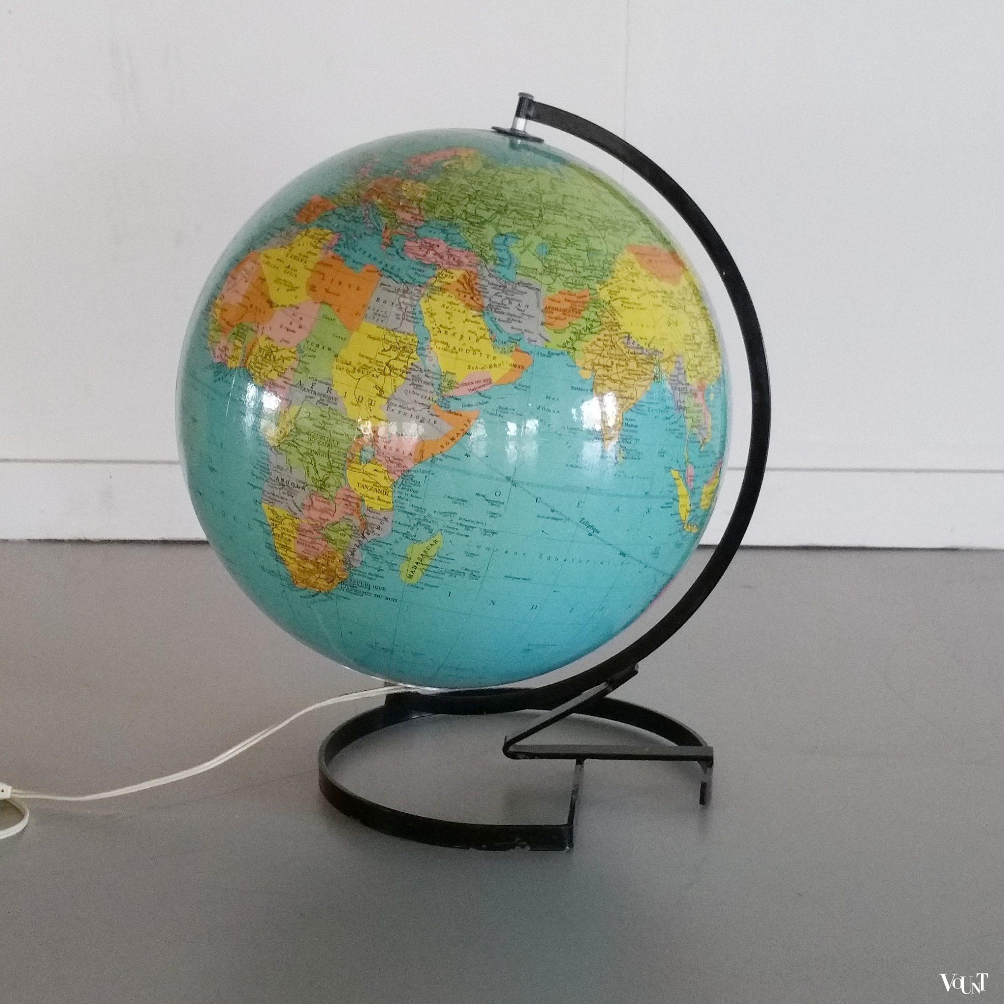 Franse glazen globe met verlichting, Cartes Taride, 1972