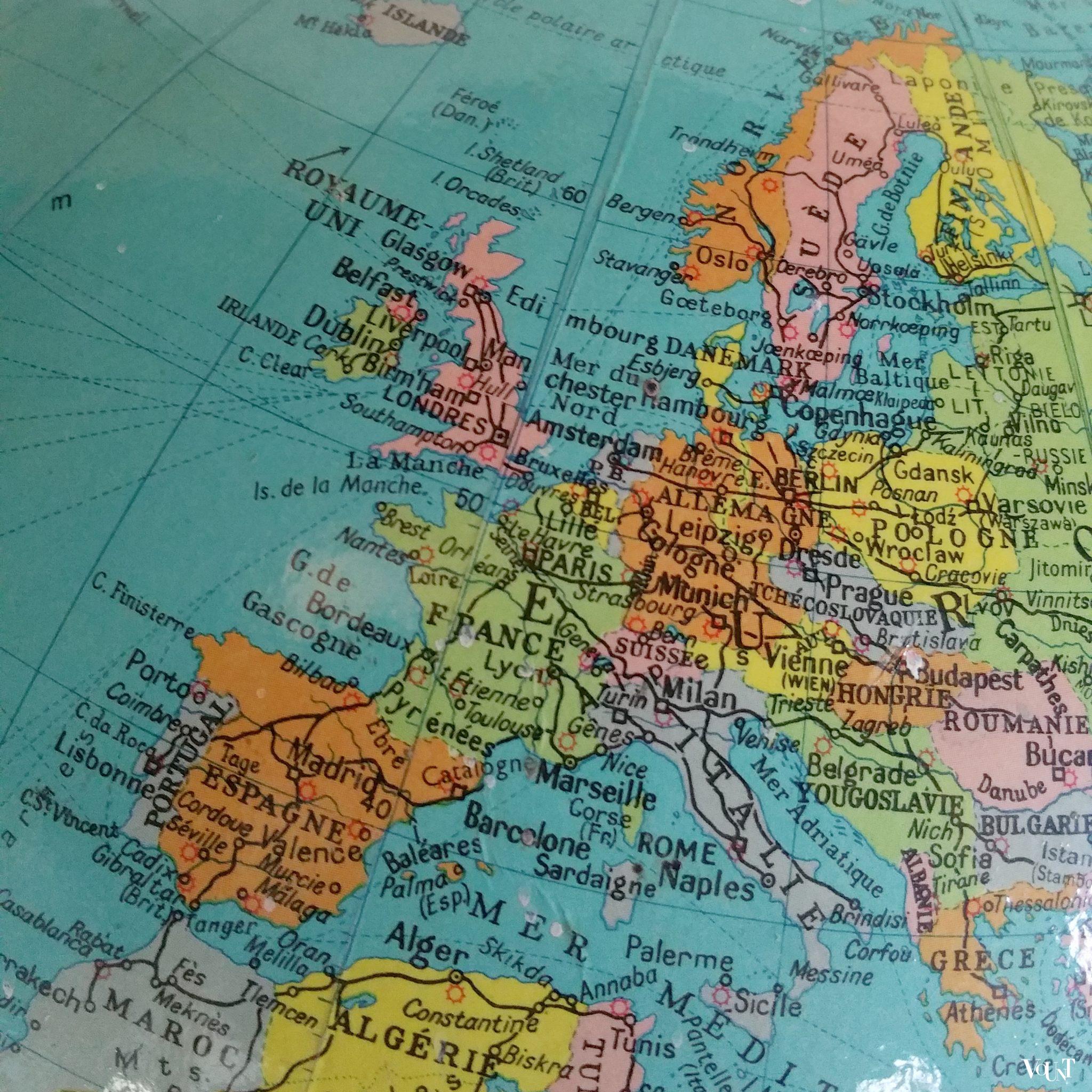 Franse glazen globe met verlichting, Cartes Taride, 1972