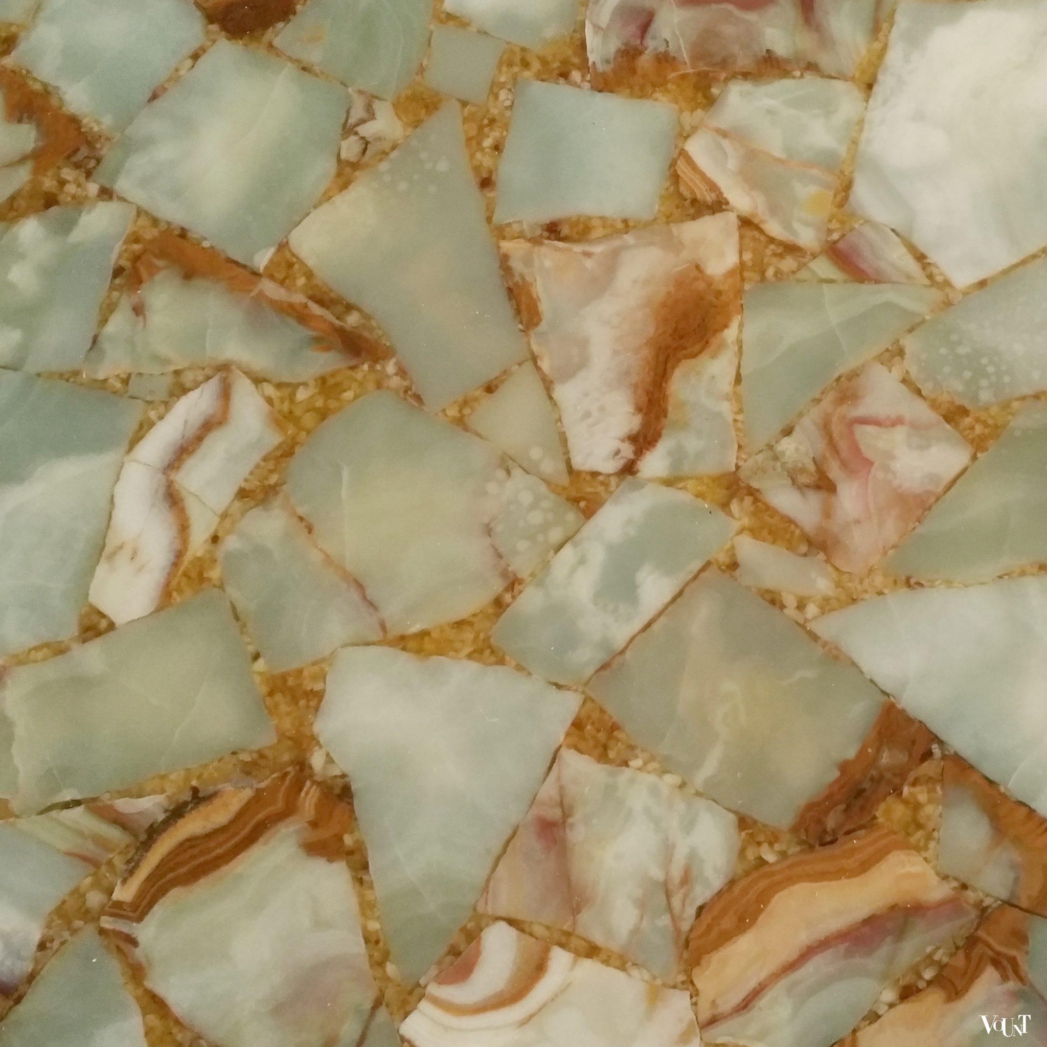 Salontafel met blad van natuursteen in epoxyhars, jaren '60