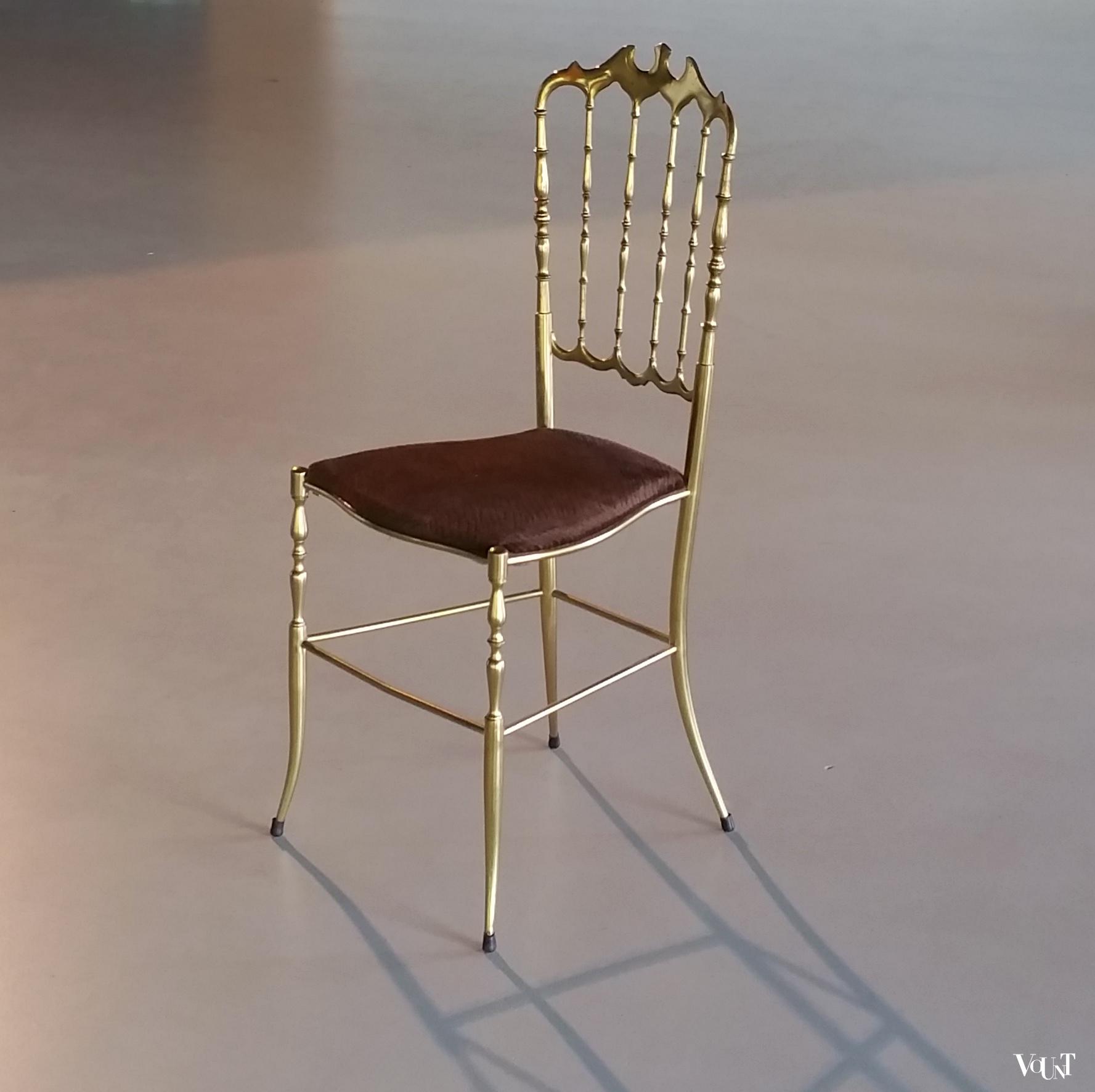 Messing Chiavari-stoeltje met bruin fluwelen bekleding, Italië, jaren ‘60