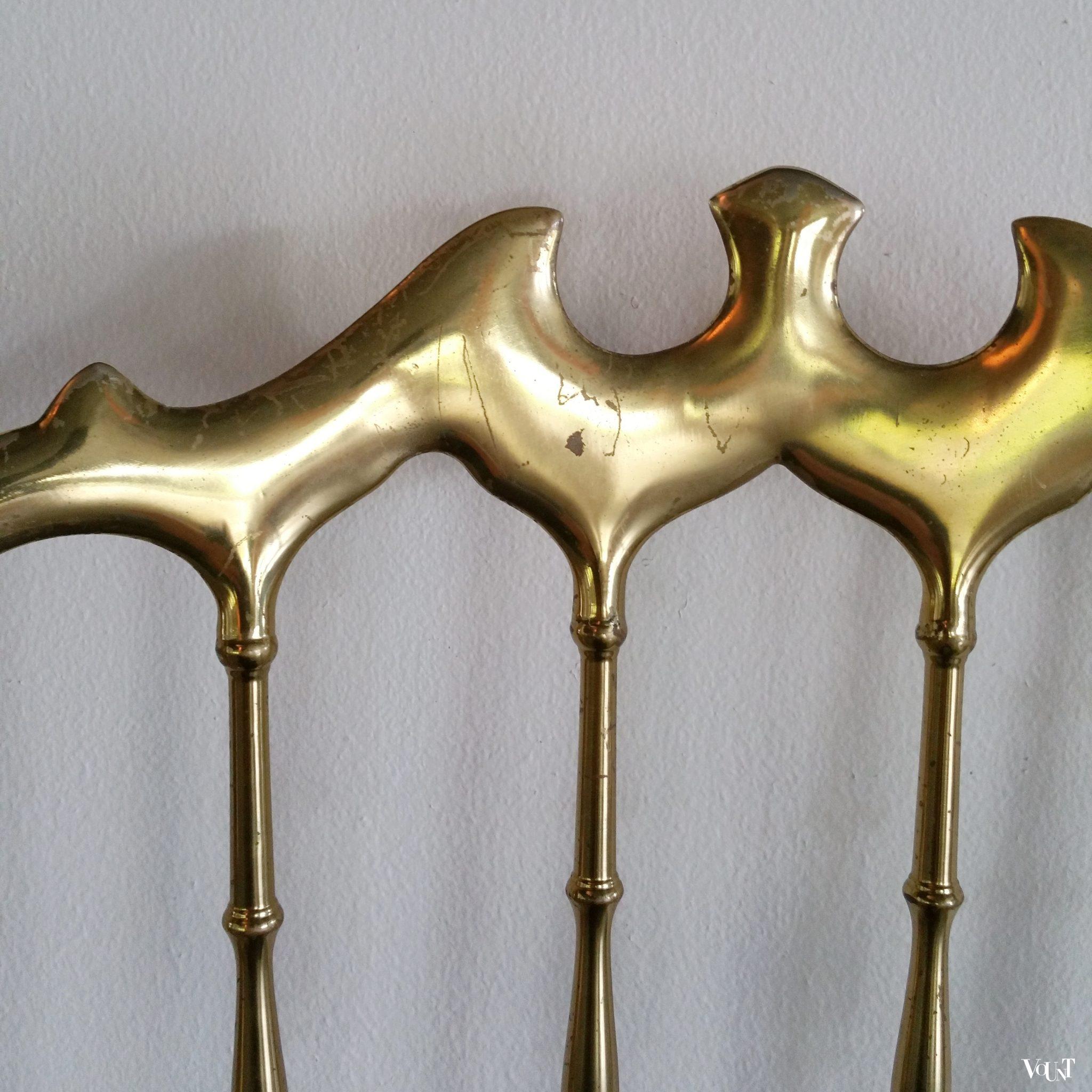 Messing Chiavari-stoeltje met bruin fluwelen bekleding, Italië, jaren ‘60