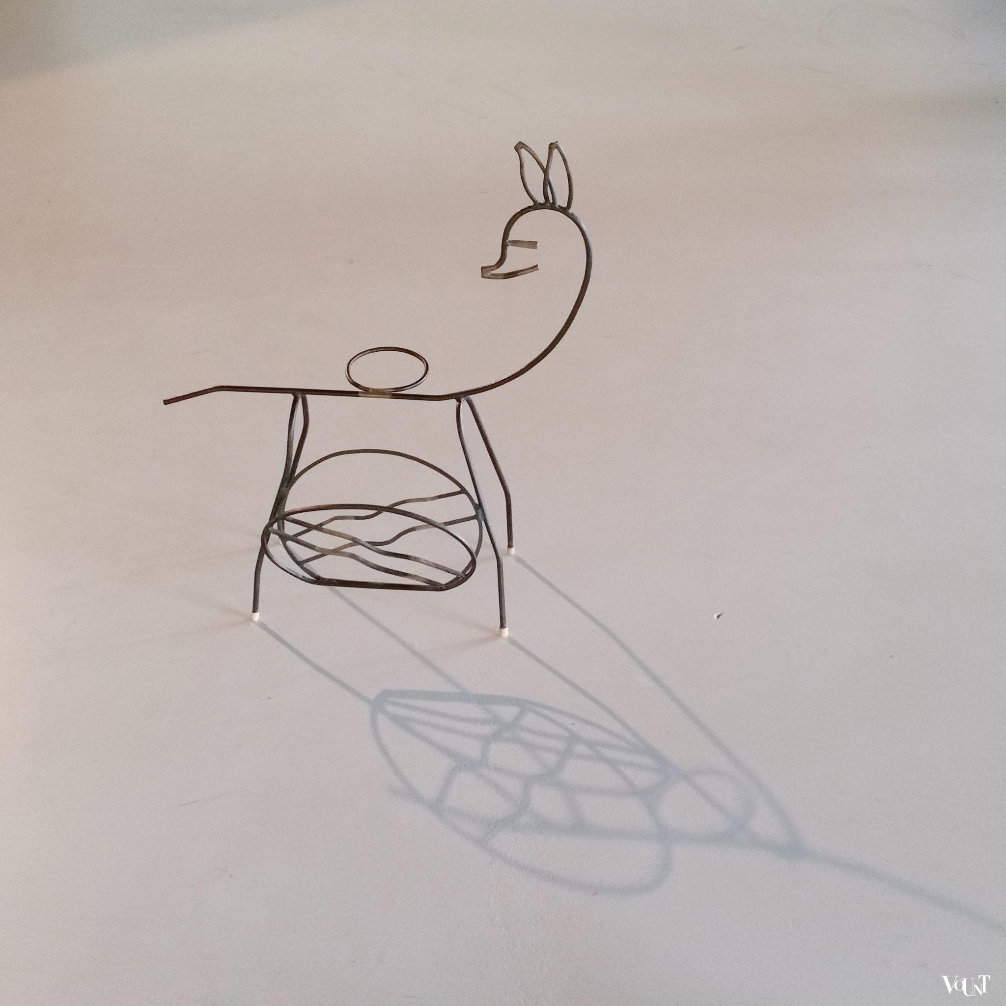 Zwart metalen lectuurrek hertje, jaren '50