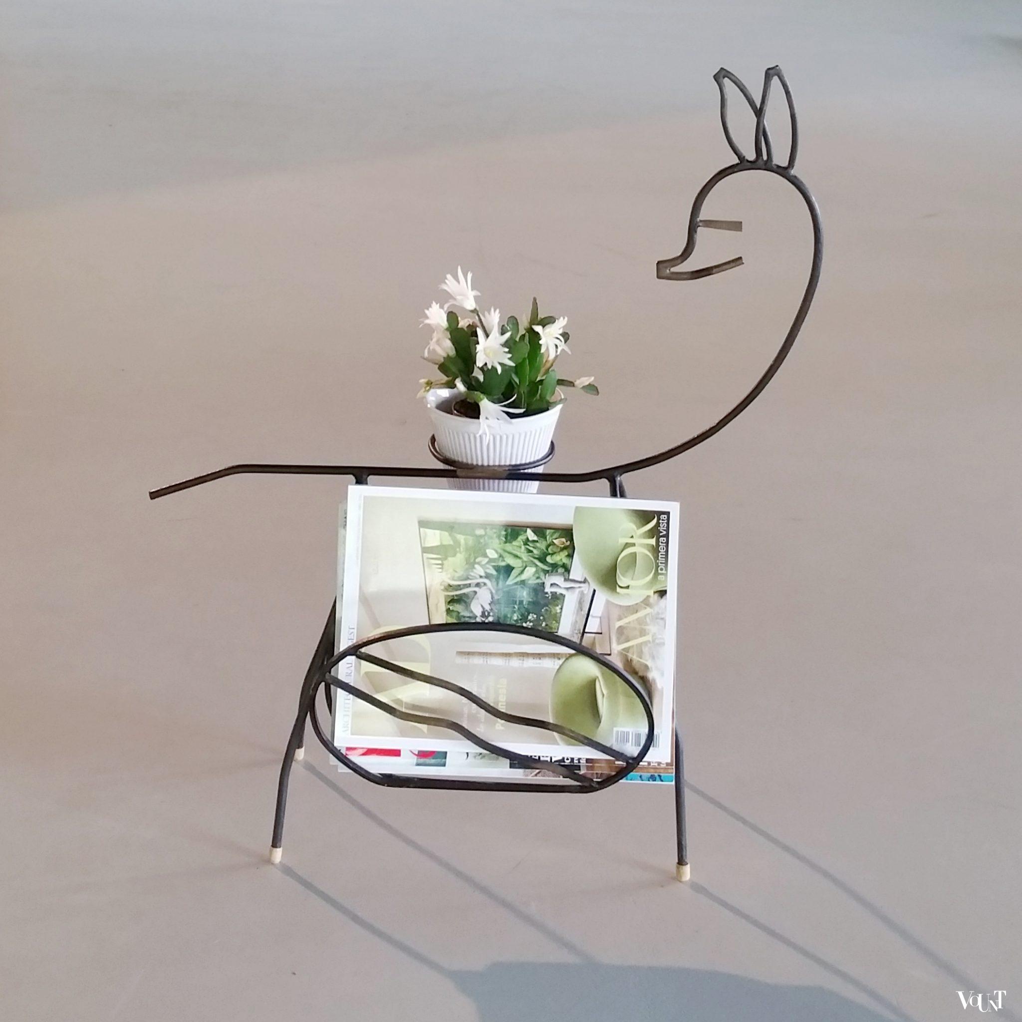 Zwart metalen lectuurrek hertje, jaren '50