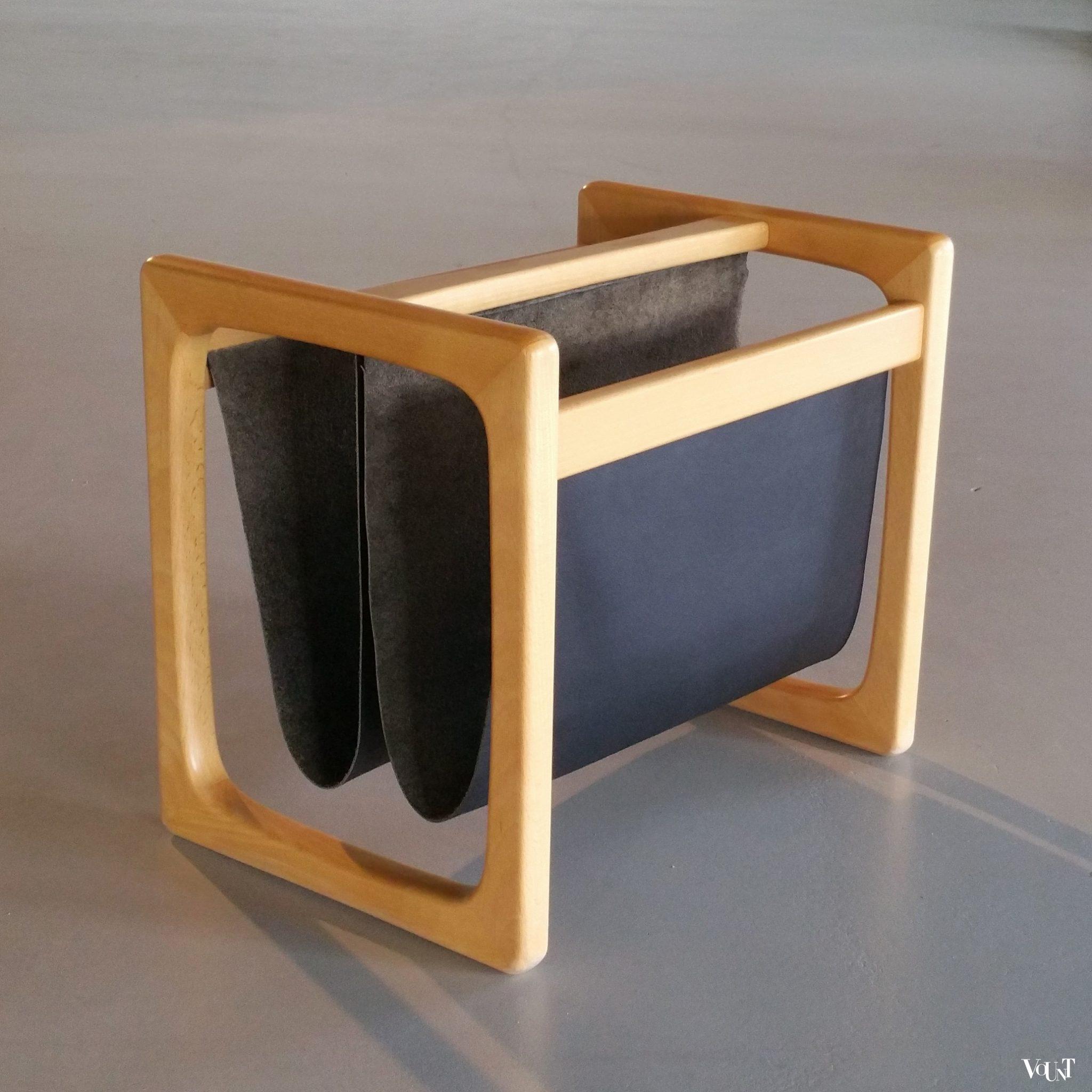 Lectuurbak hout en leer, Aksel Kjersgaard voor Odder Møbler, jaren '60/'70