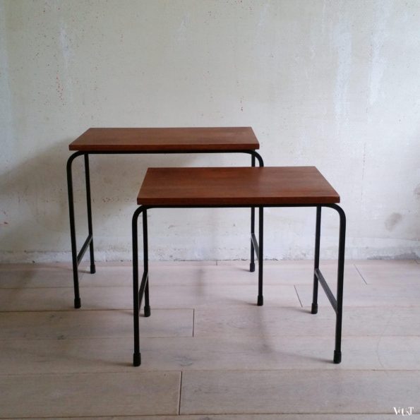Set minimalistische bijzettafeltjes, jaren '60
