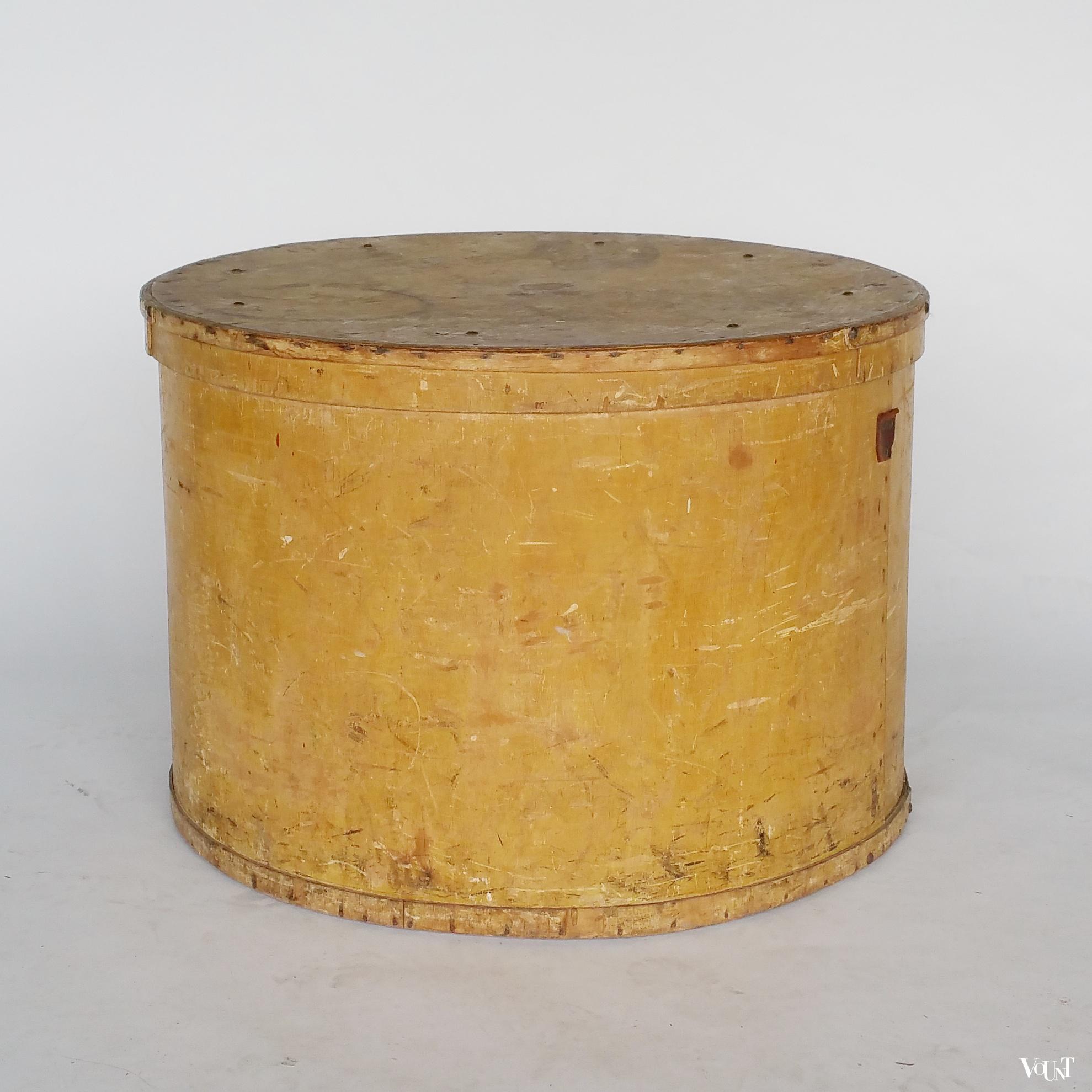 Antieke ronde spanen doos