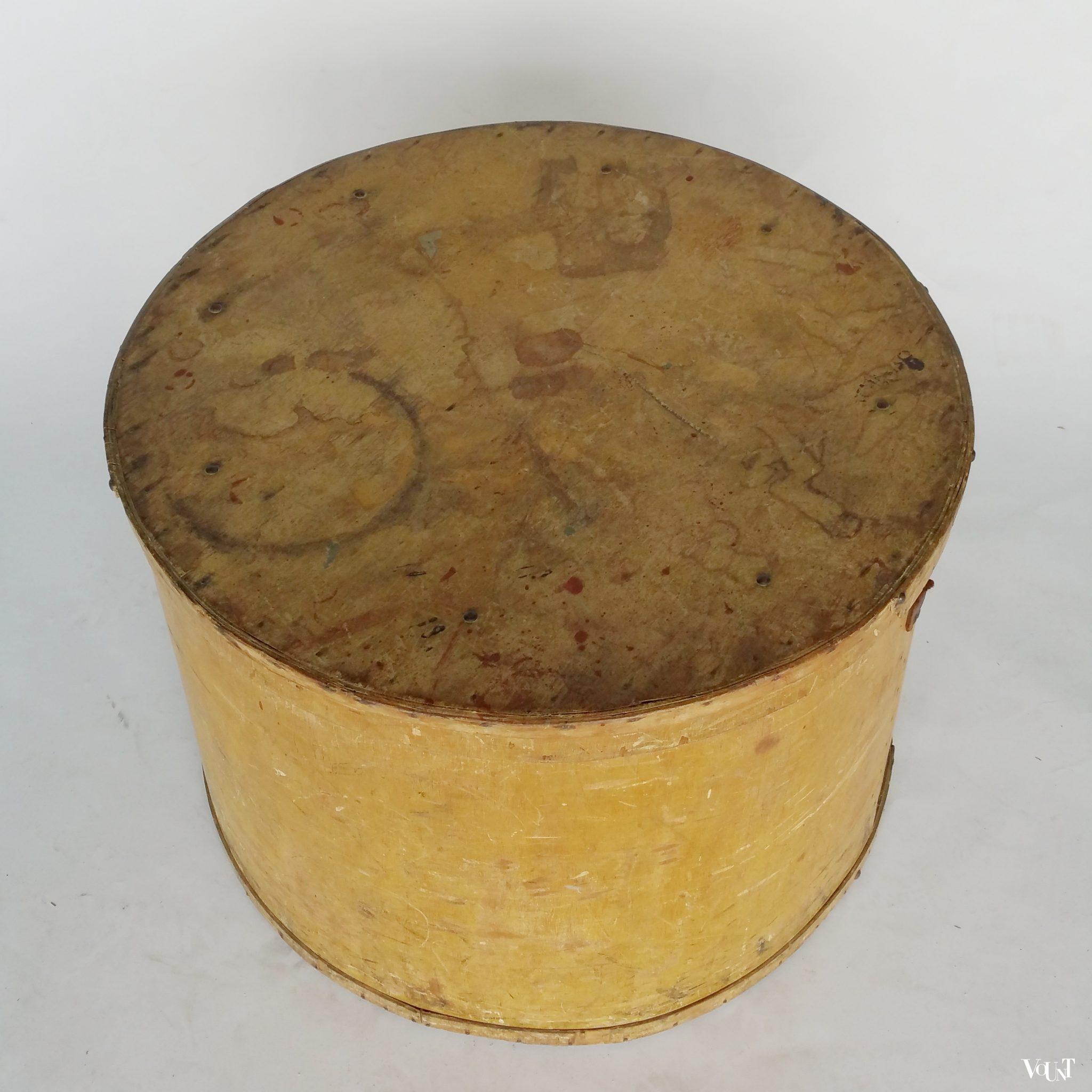 Antieke ronde spanen doos