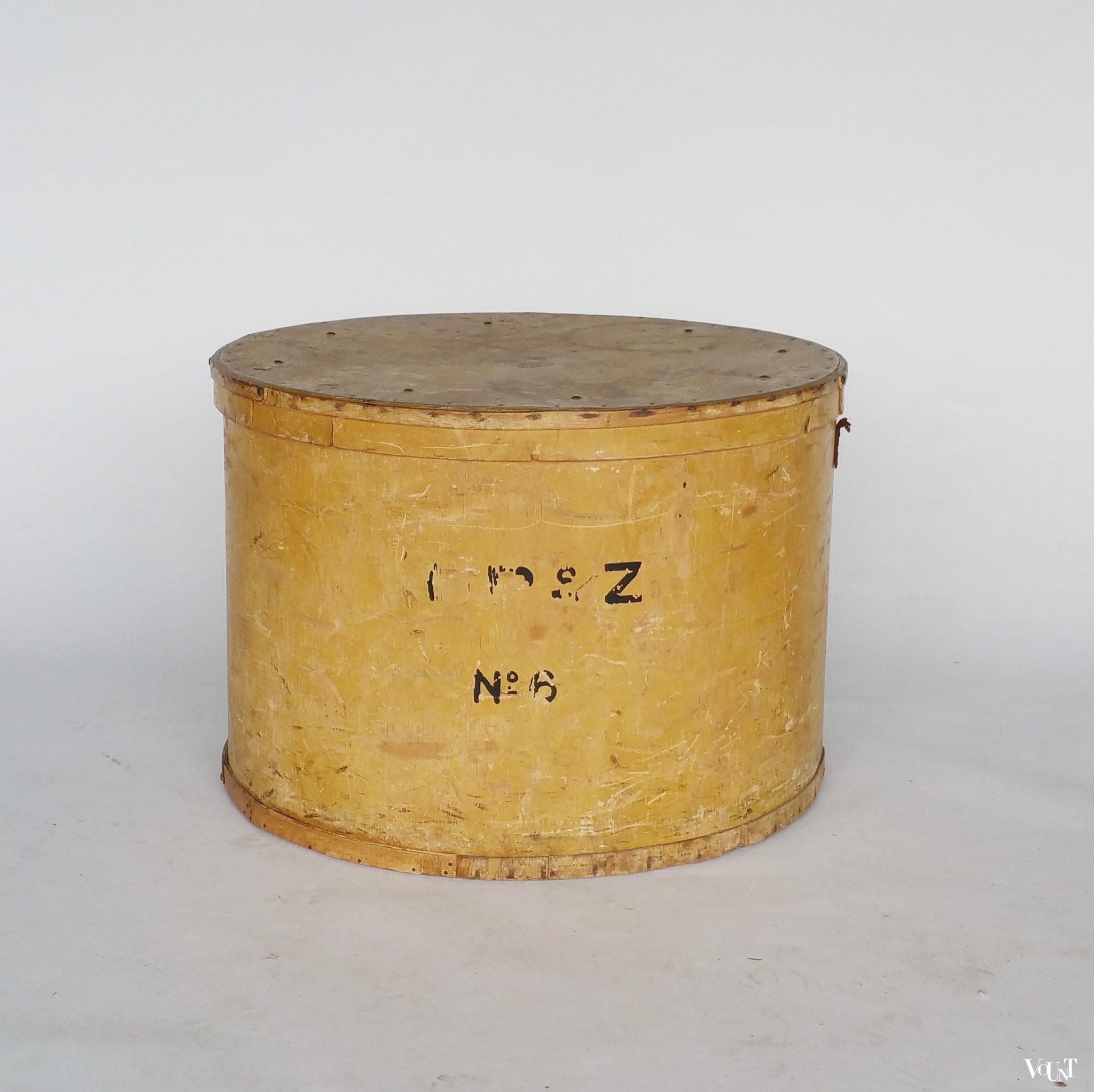 Antieke ronde spanen doos