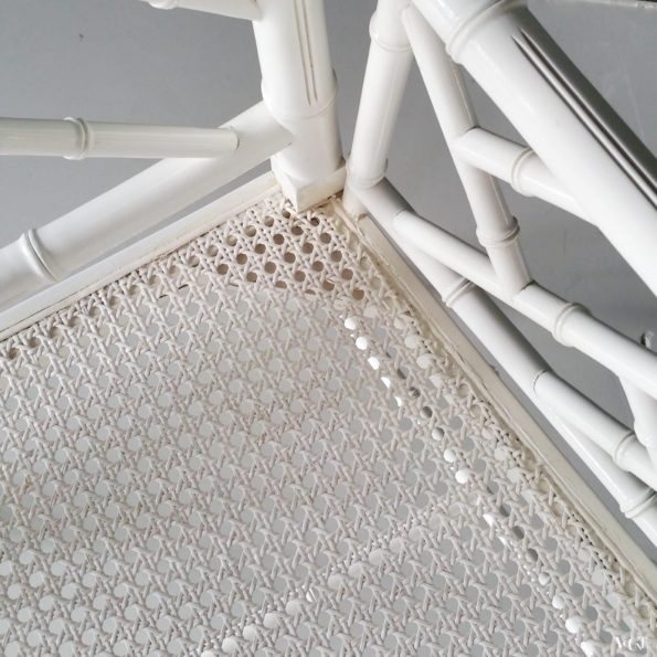 Vintage faux bamboo Chippendale stoel met armleuning