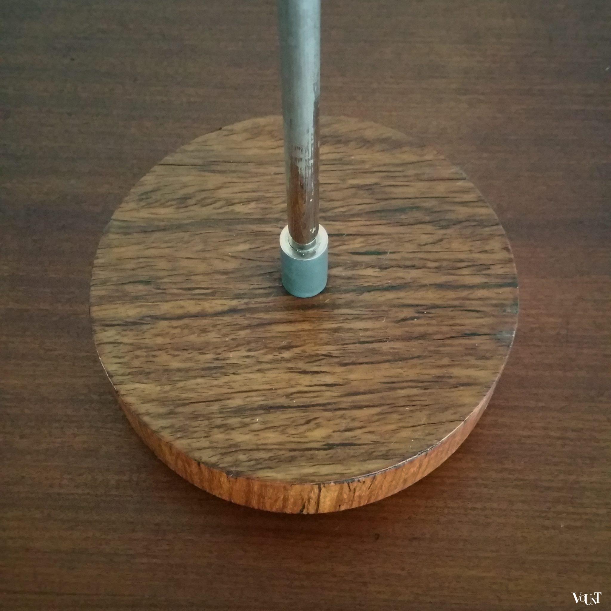 Metalen bureaulamp met gefineerde voet, jaren '60