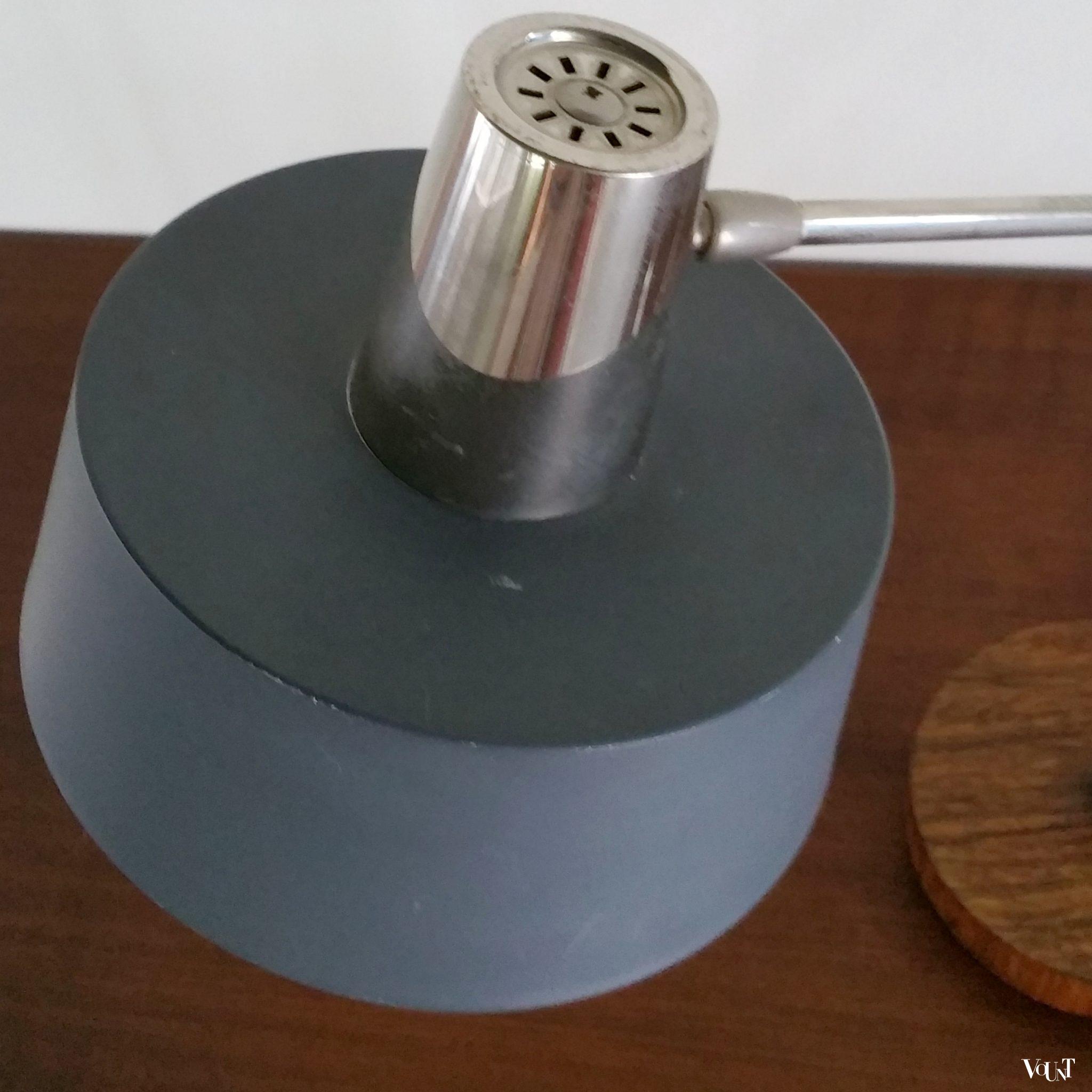 Metalen bureaulamp met gefineerde voet, jaren '60