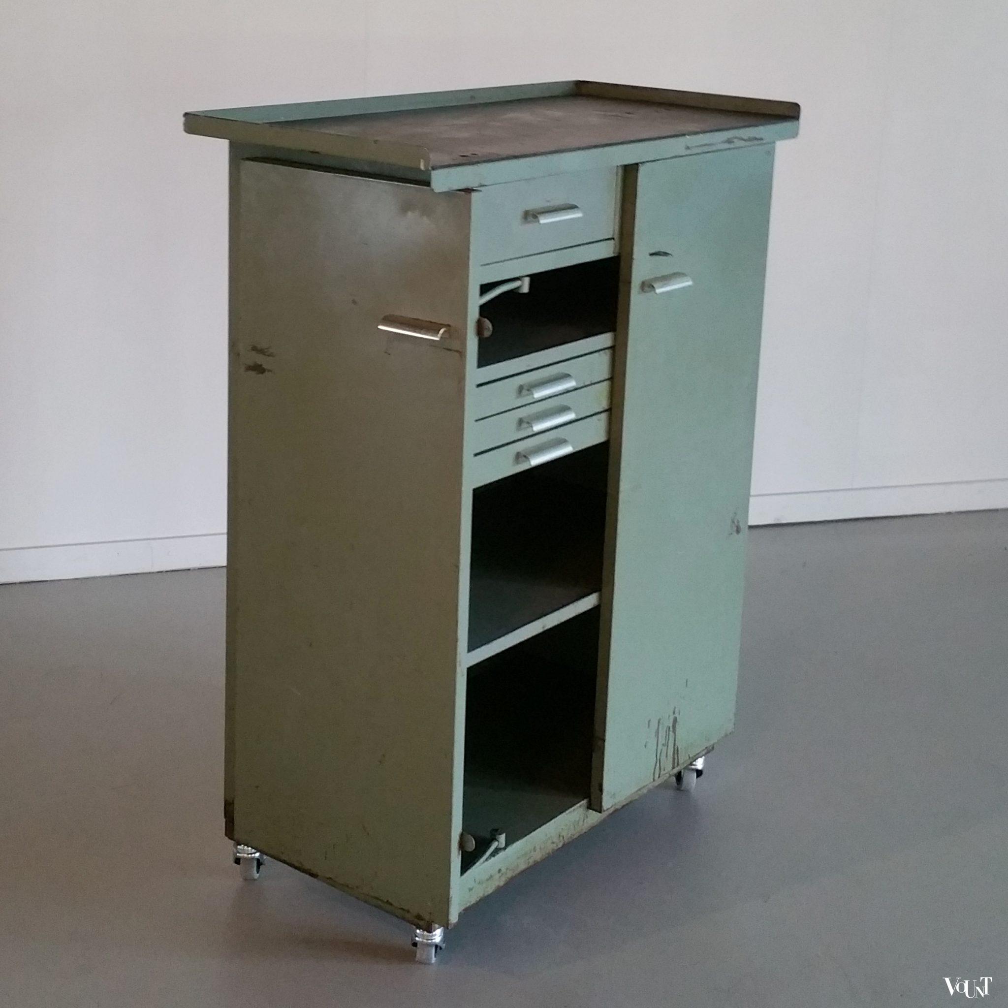 Vintage industriële werkkast op wielen, Overtoom, ca. jaren '60