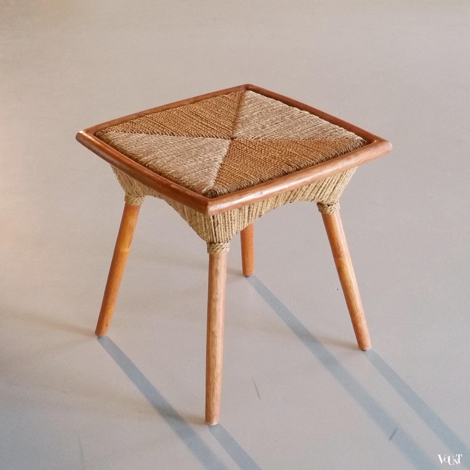 Tafeltje van hout en touw, jaren '50