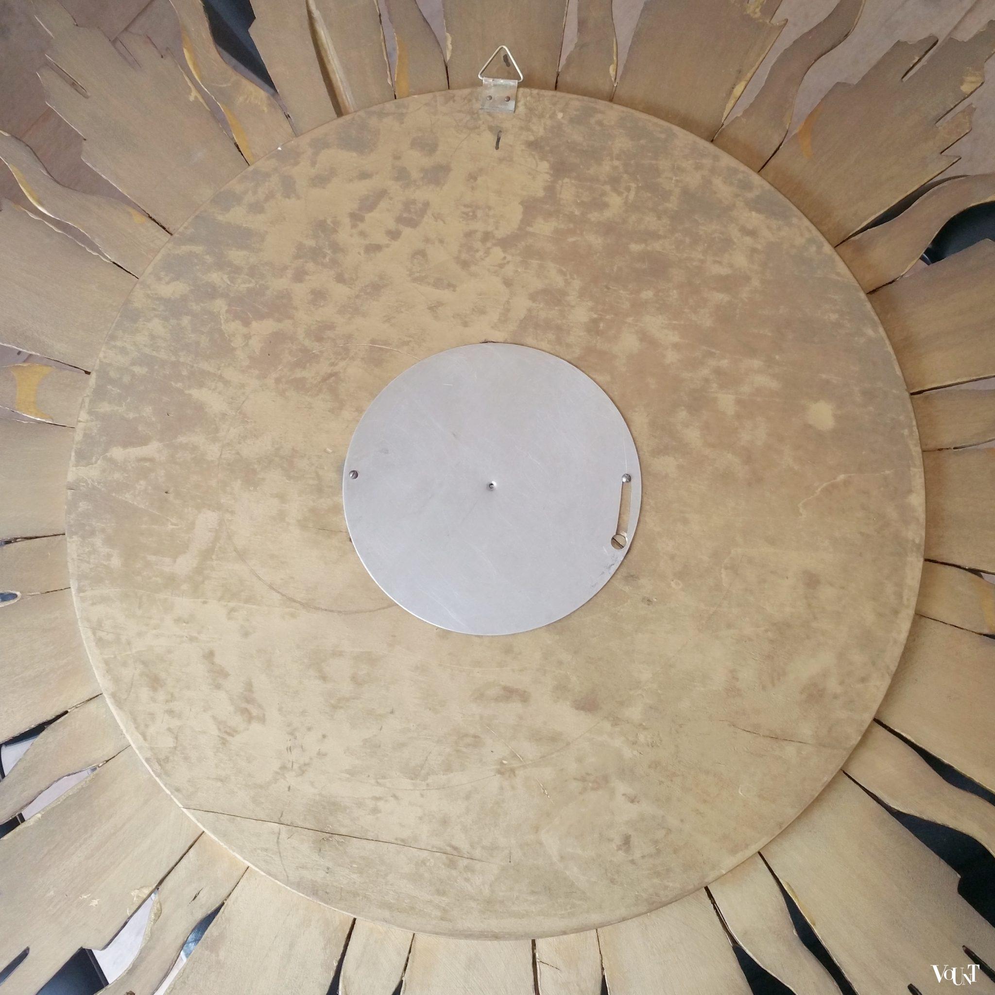 Grote houten zonneklok, Stijlklokkenfabriek C.J.H. Sens en Zn. Den Haag, jaren '60