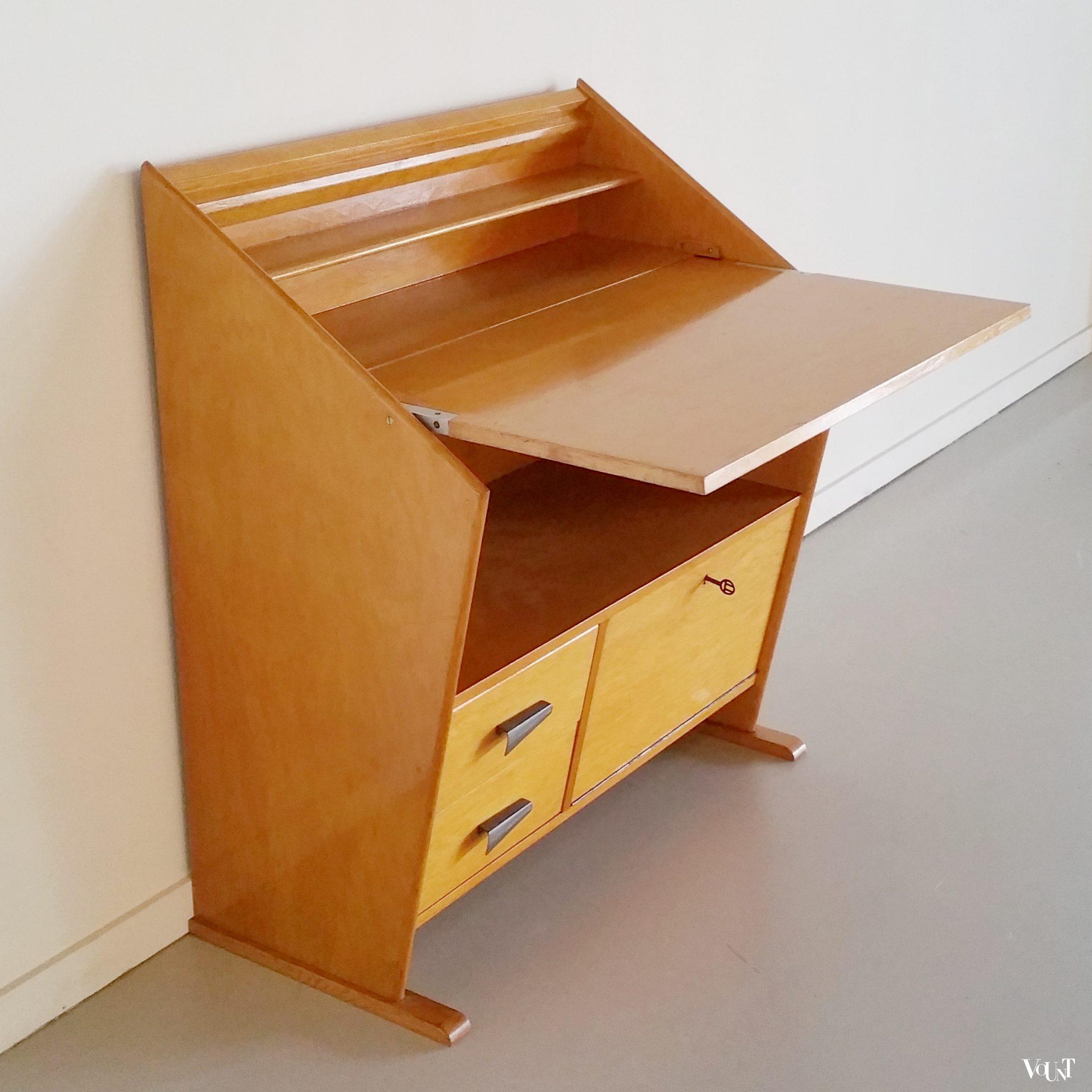 Secretaire Cor Alons voor C. den Boer Gouda, jaren '50