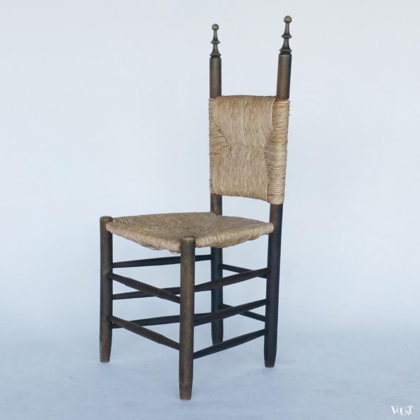 Vintage Spaanse houten stoel met biezen bekleding