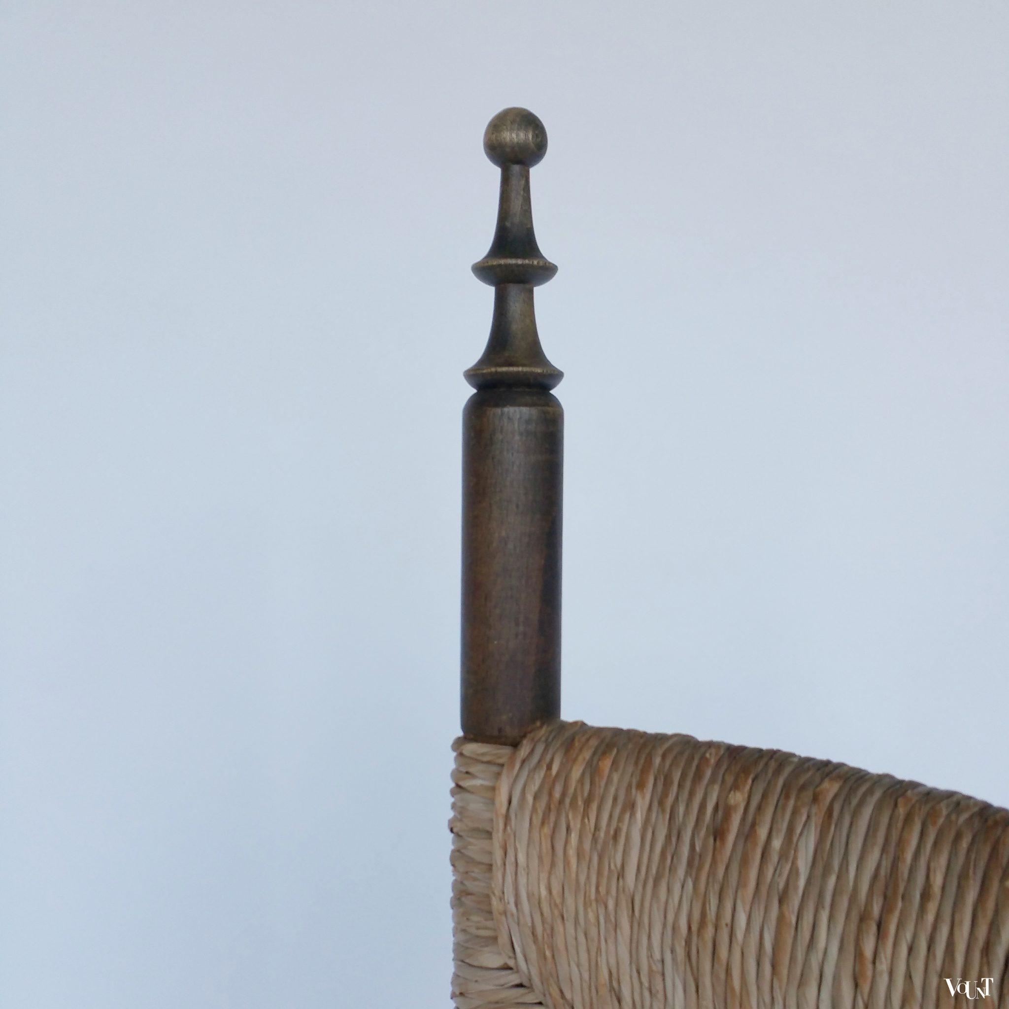 Vintage Spaanse houten stoel met biezen bekleding