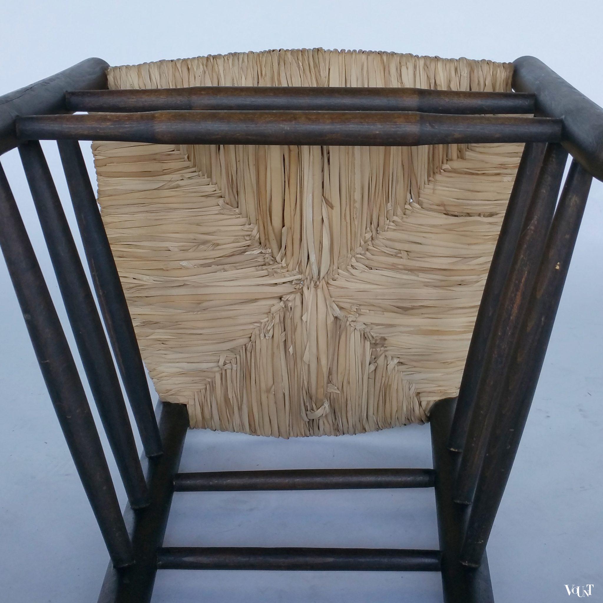 Vintage Spaanse houten stoel met biezen bekleding