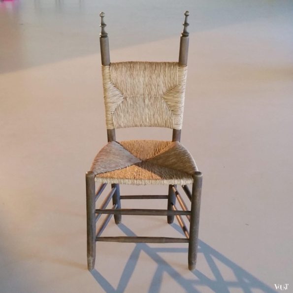 Vintage Spaanse houten stoel met biezen bekleding