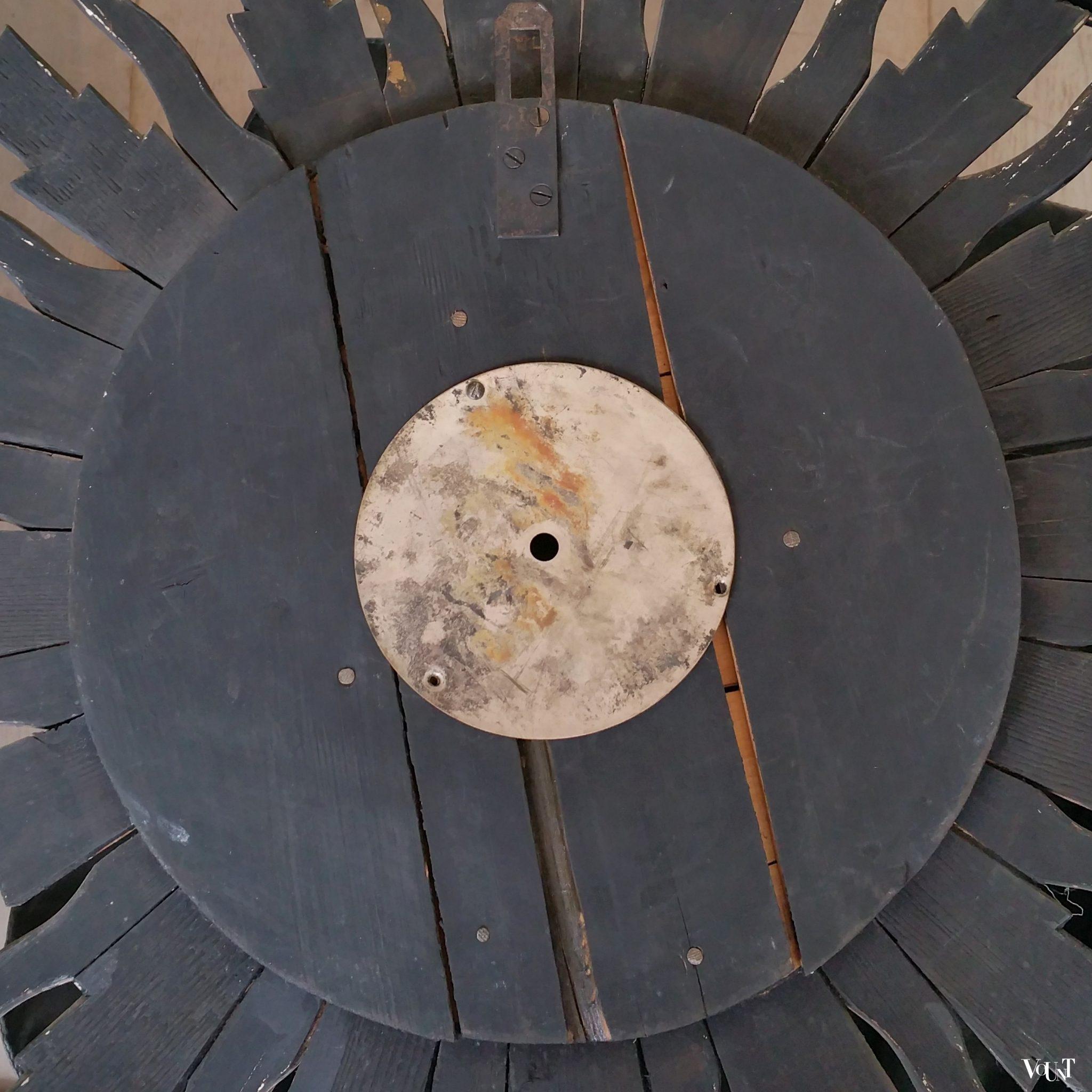 Grote houten zonneklok, jaren '60