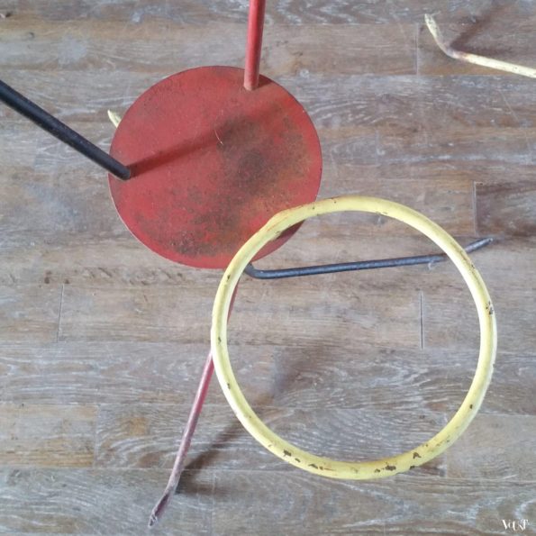 Set van 2 minimalistische metalen plantenstandaards, jaren ‘50