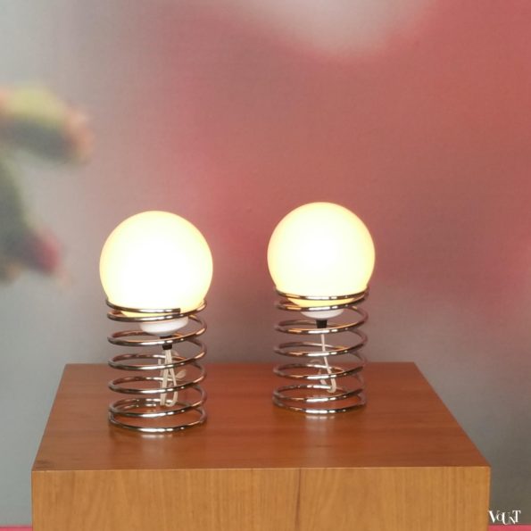 Spiraallampjes met opaline bol, Woja, jaren '70