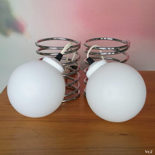 Spiraallampjes met opaline bol, Woja, jaren '70