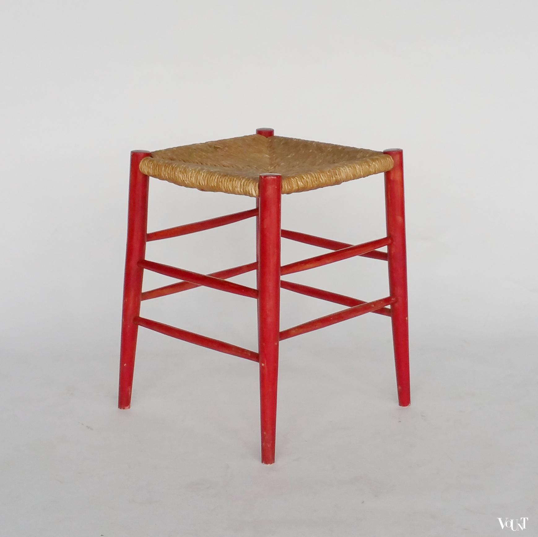 6 rode houten vintage krukken met biezen zitting