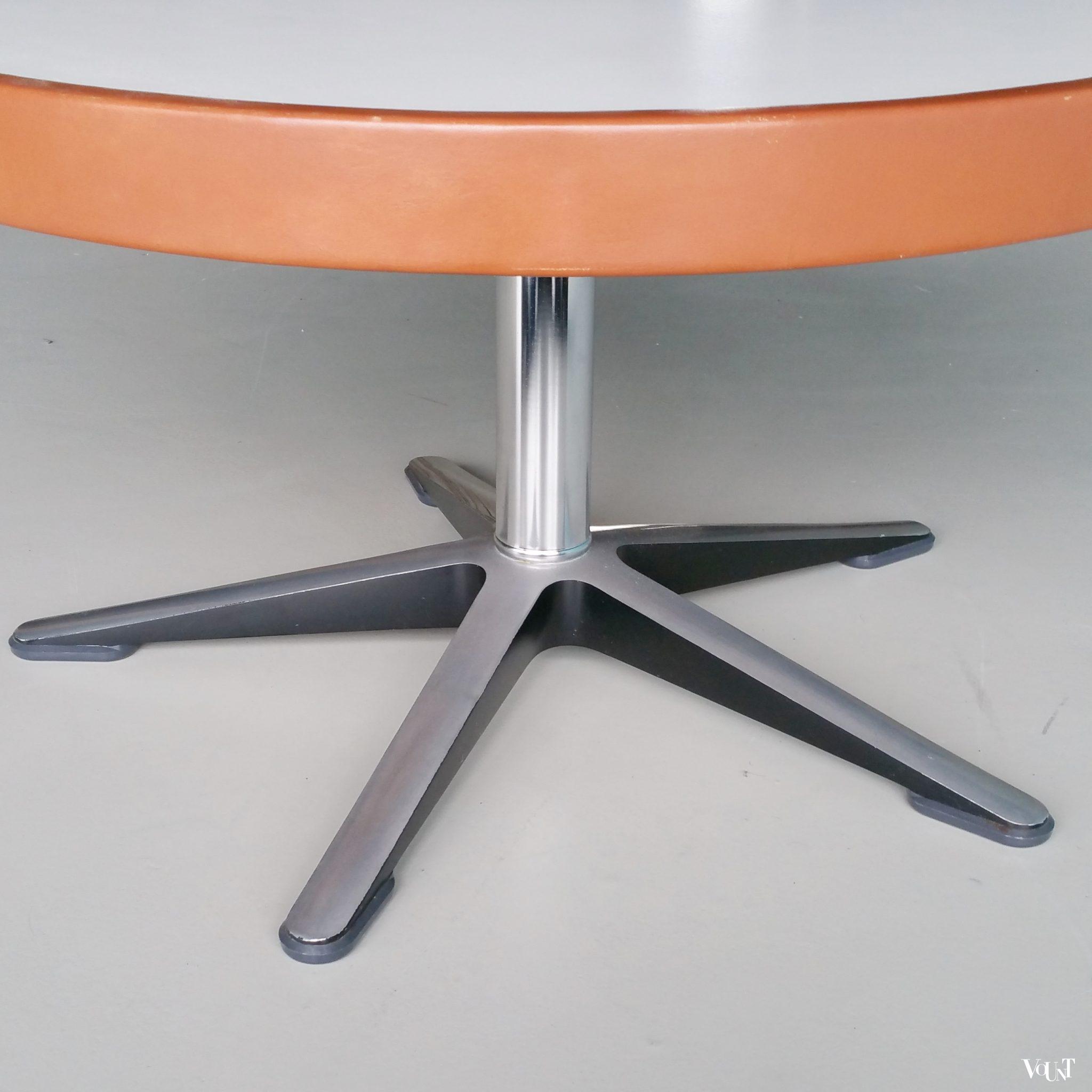 Ronde salontafel met leren rand, Hans Peter Piel voor Wilkhahn, jaren '60