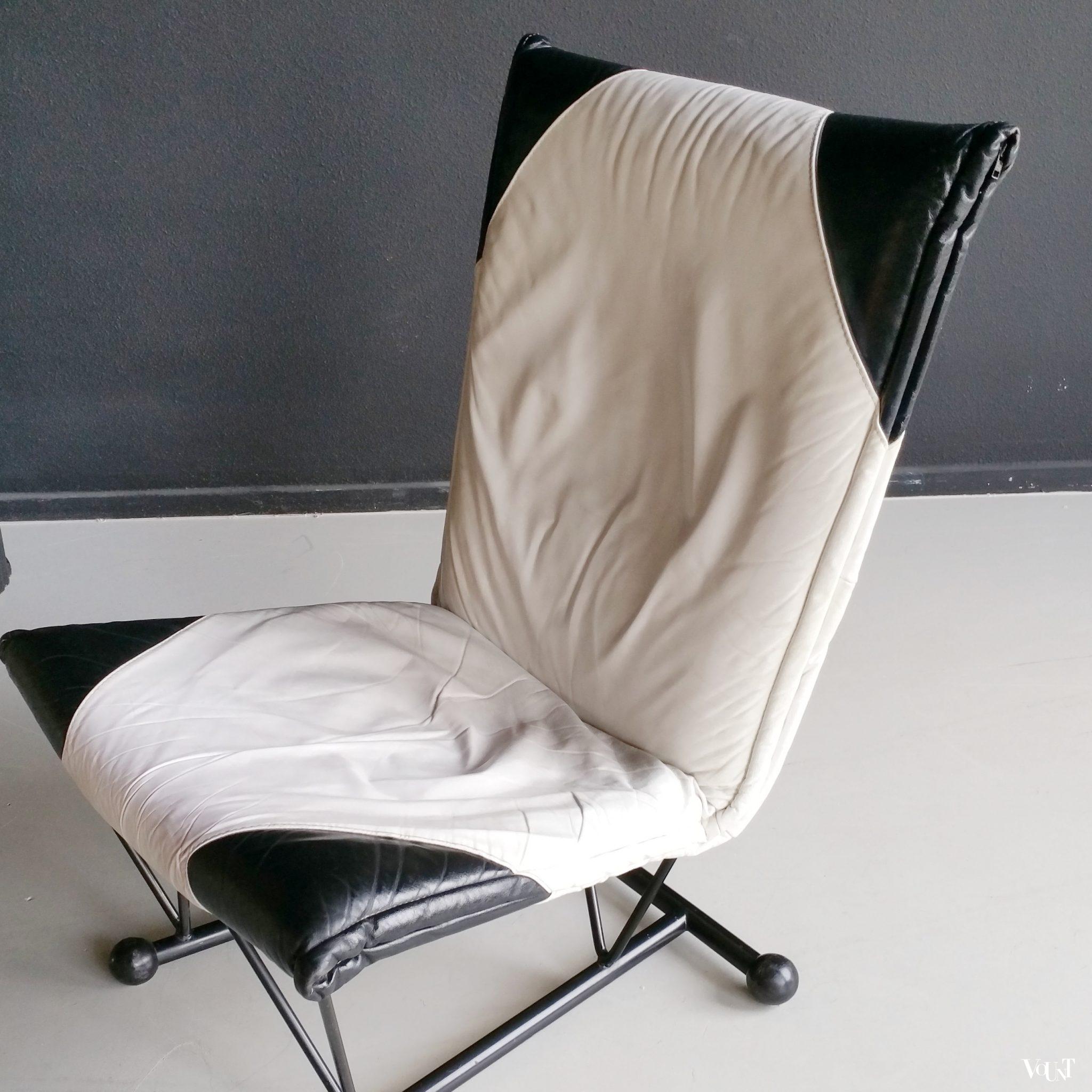Wit-zwart leren fauteuil Flyer, Pierre Mazairac en Karel Boonzaaijer, jaren '80