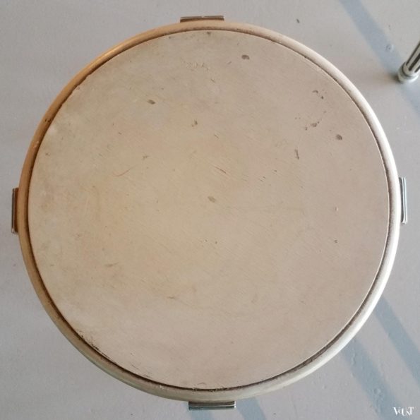 Set van 2 ronde houten bijzettafeltjes met meandermotief, jaren '60