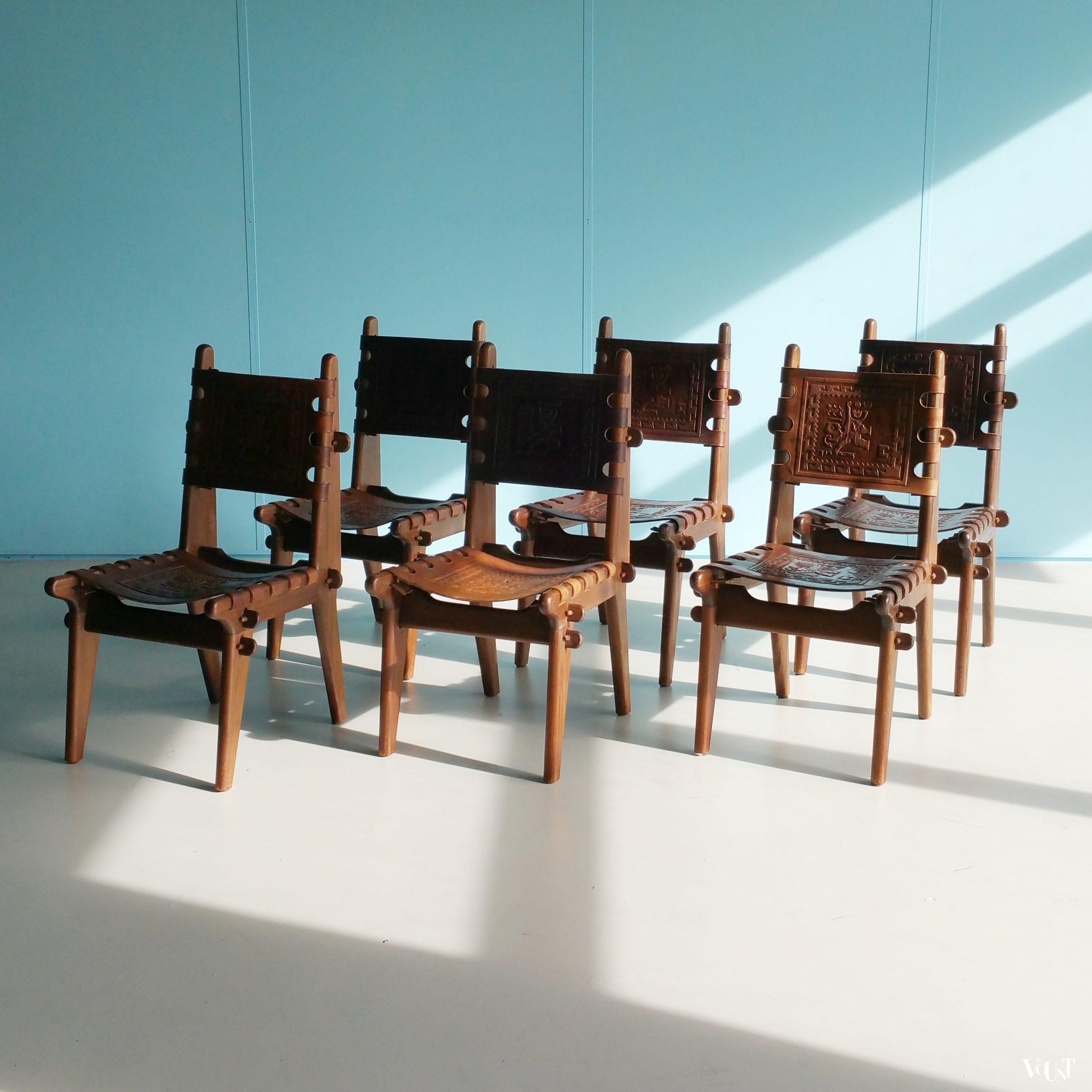 Set van 6 eettafelstoelen, hout met leer, Angel Pazmino voor Meubles de Estilo, jaren '60