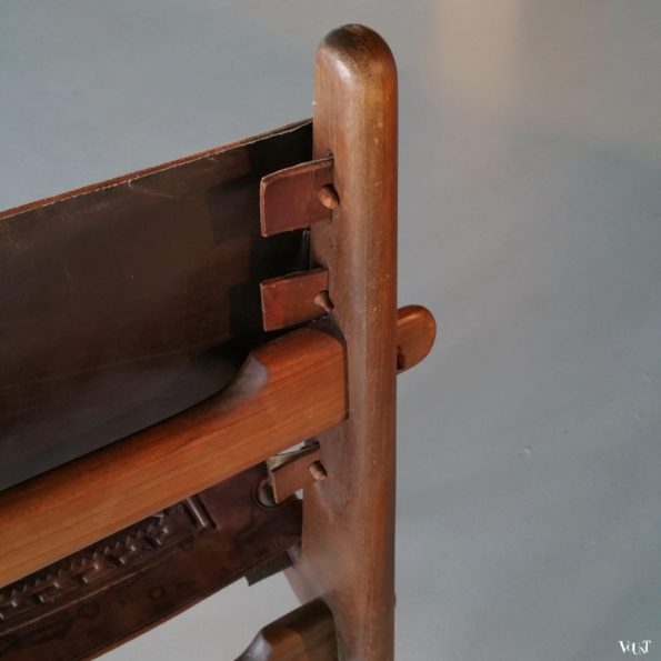 Set van 6 eettafelstoelen, hout met leer, Angel Pazmino voor Meubles de Estilo, jaren '60