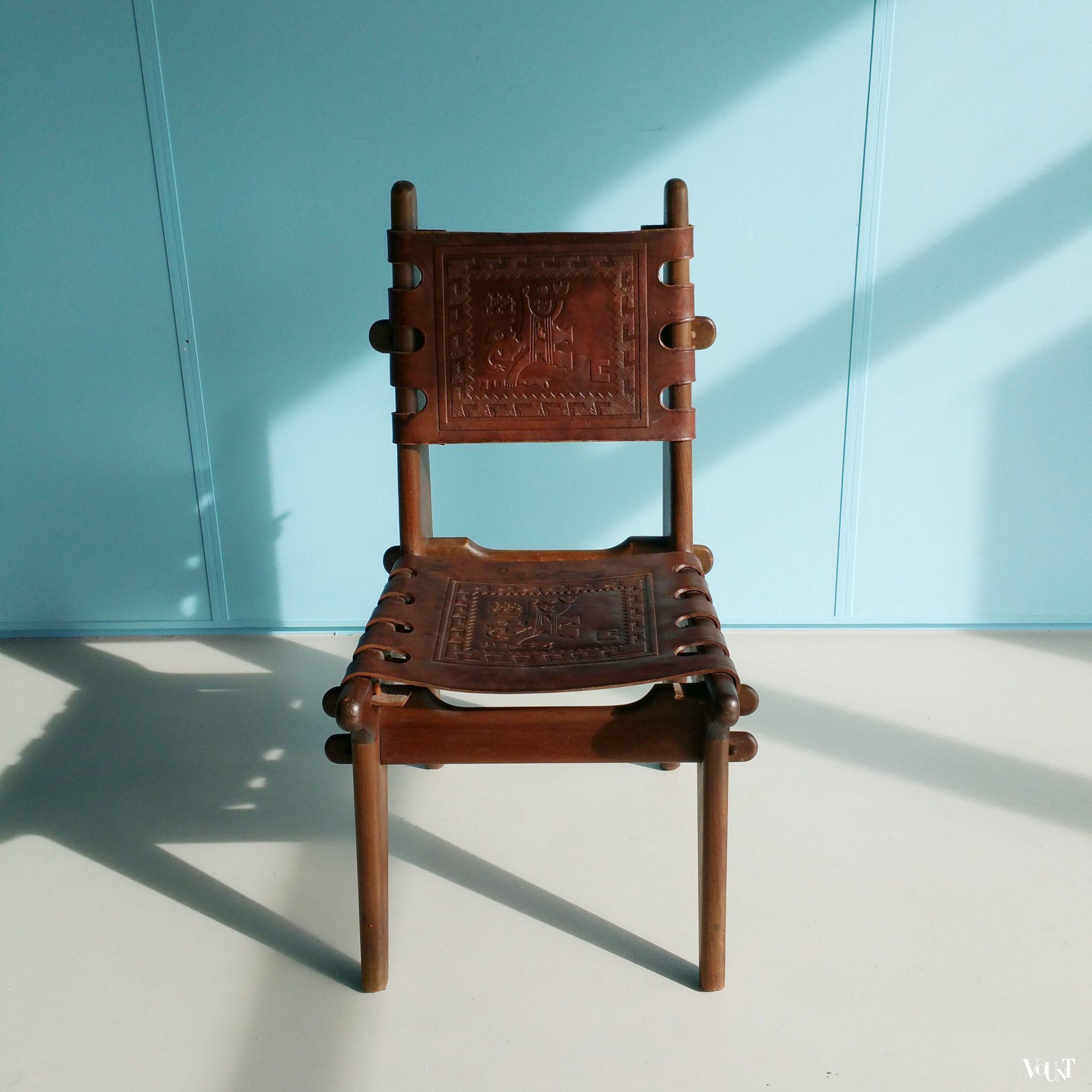 Set van 6 eettafelstoelen, hout met leer, Angel Pazmino voor Meubles de Estilo, jaren '60