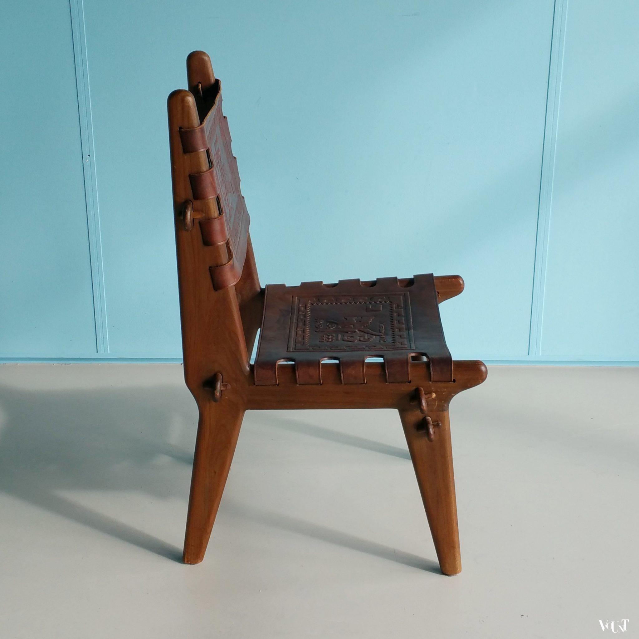 Set van 6 eettafelstoelen, hout met leer, Angel Pazmino voor Meubles de Estilo, jaren '60