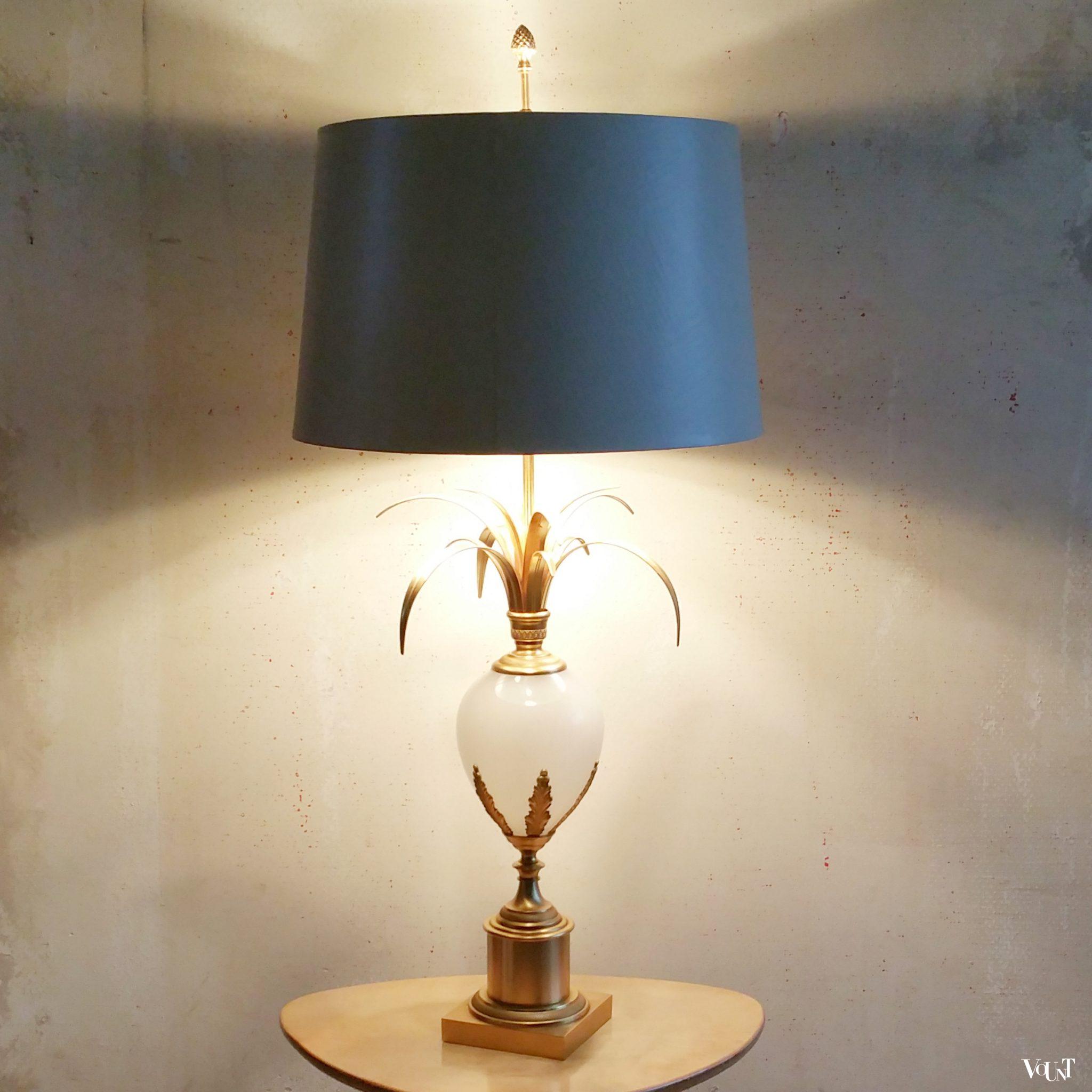 Ostrich Egg Lamp of struisvogelei tafellamp, S.A. Boulanger, jaren '70