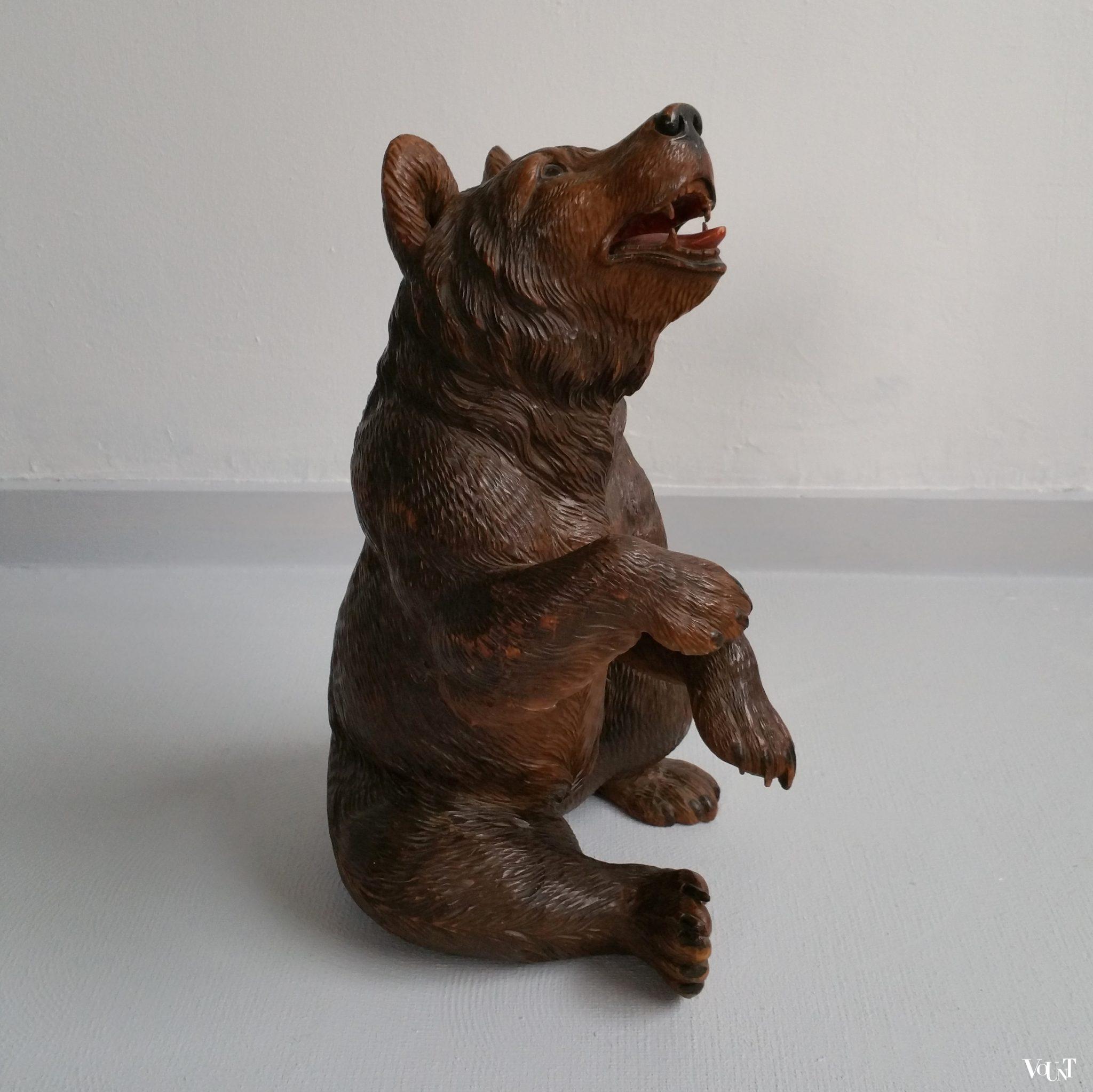 Handgestoken houten beer uit Brienz, Zwitserland, jaren '30