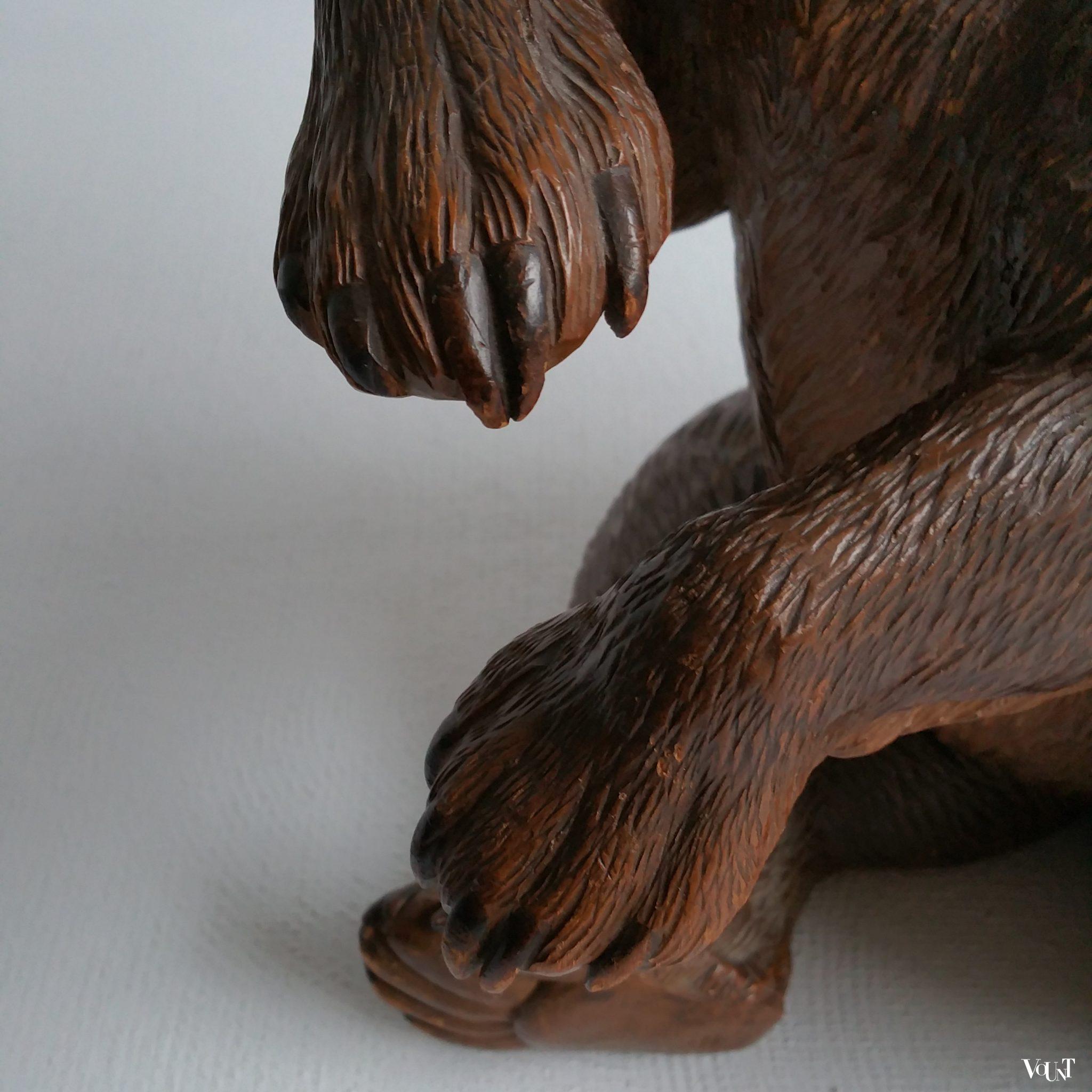 Handgestoken houten beer uit Brienz, Zwitserland, jaren '30