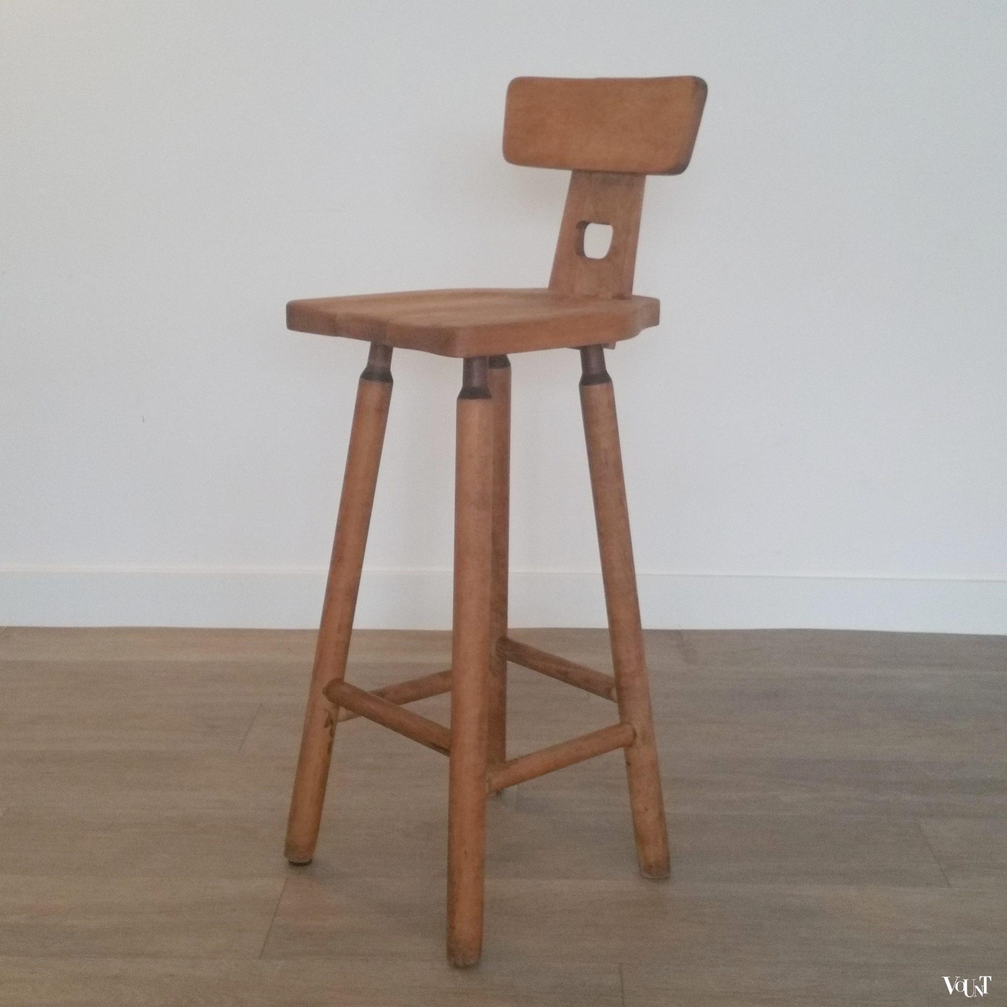 Brutalistische houten hoge kruk, jaren '60/'70