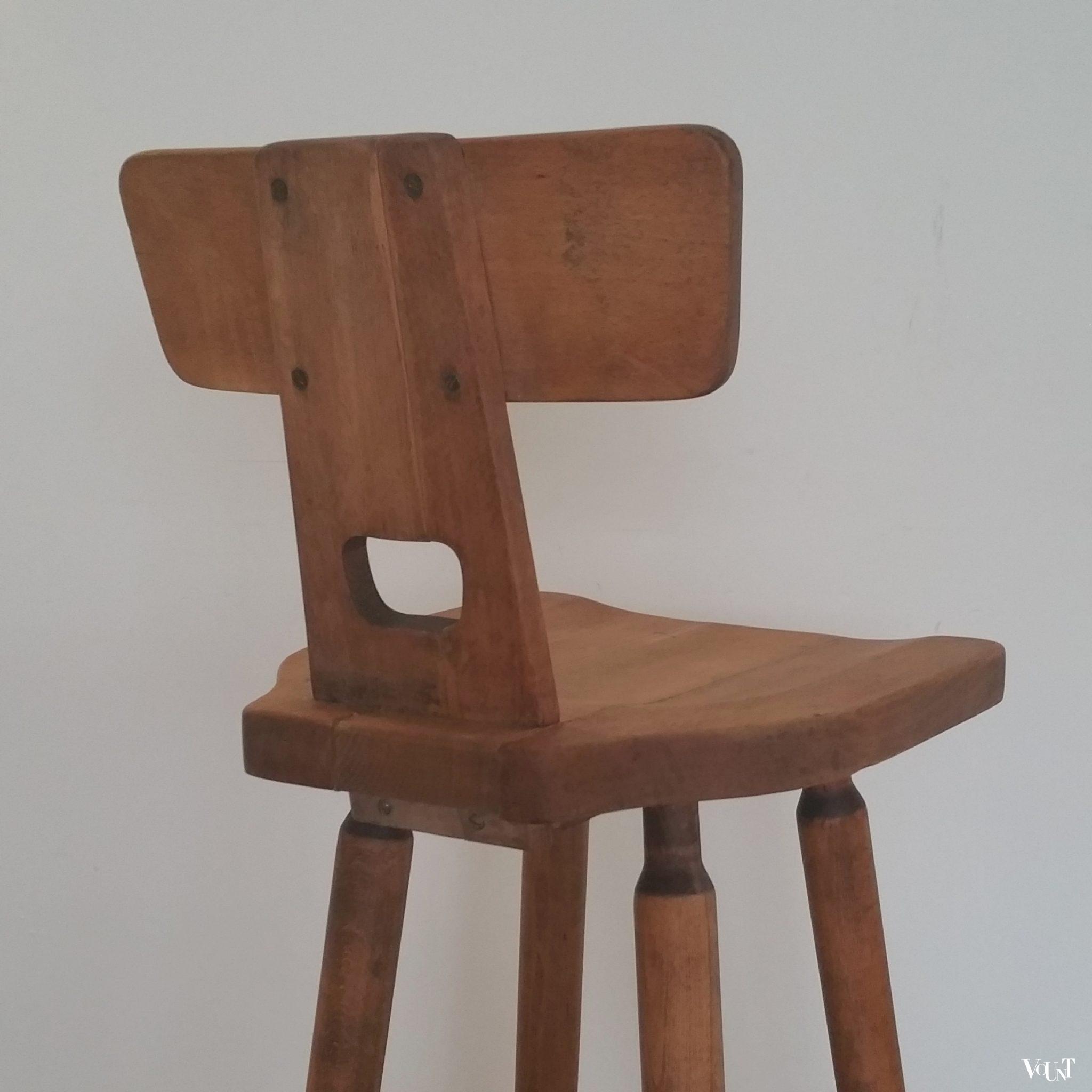 Brutalistische houten hoge kruk, jaren '60/'70