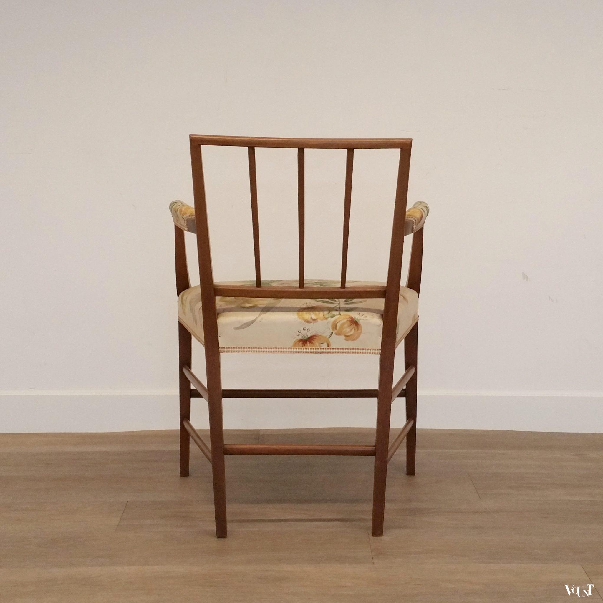 Set van 5 antieke eettafelstoelen met florale stof (Paleis Huis ten Bosch)