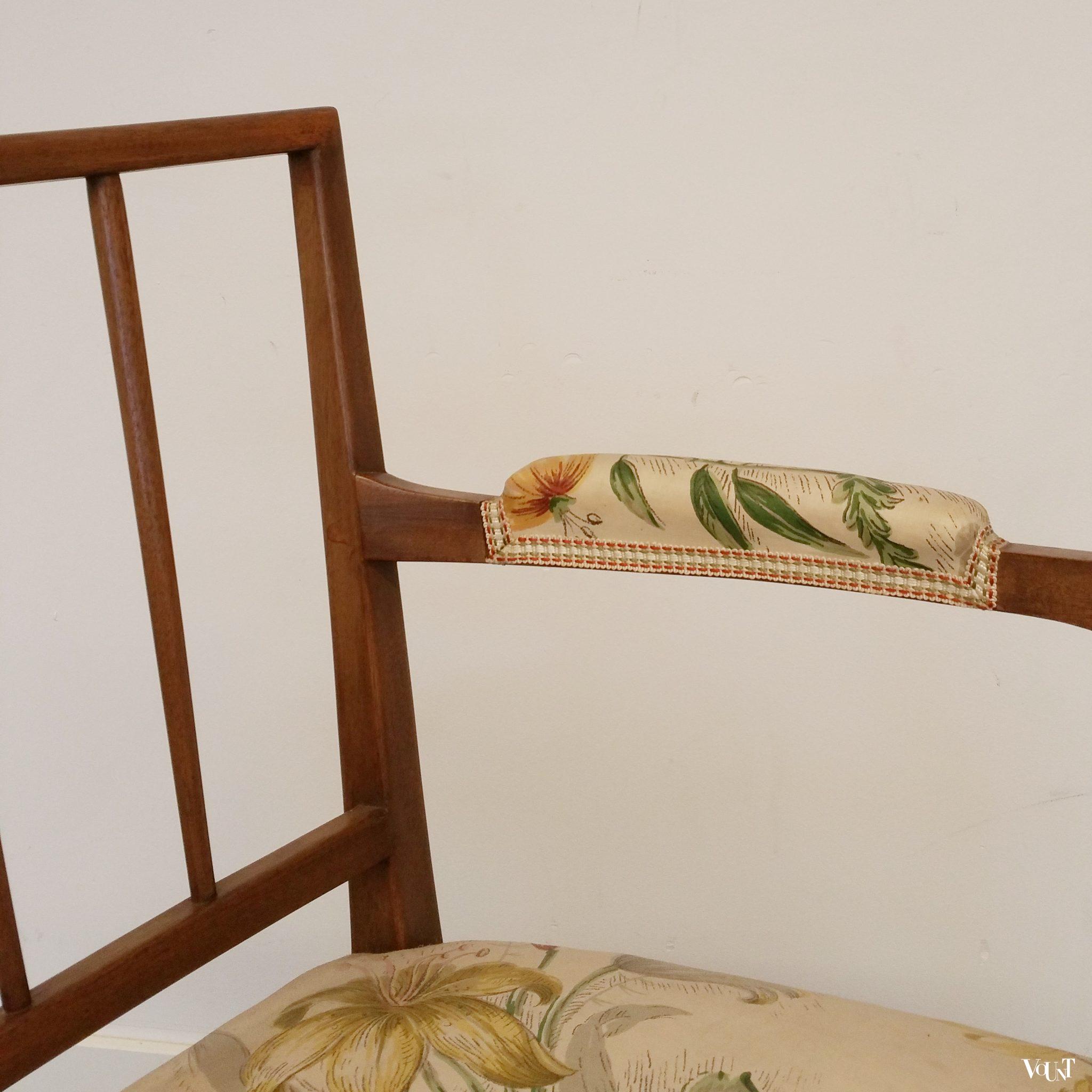 Set van 5 antieke eettafelstoelen met florale stof (Paleis Huis ten Bosch)