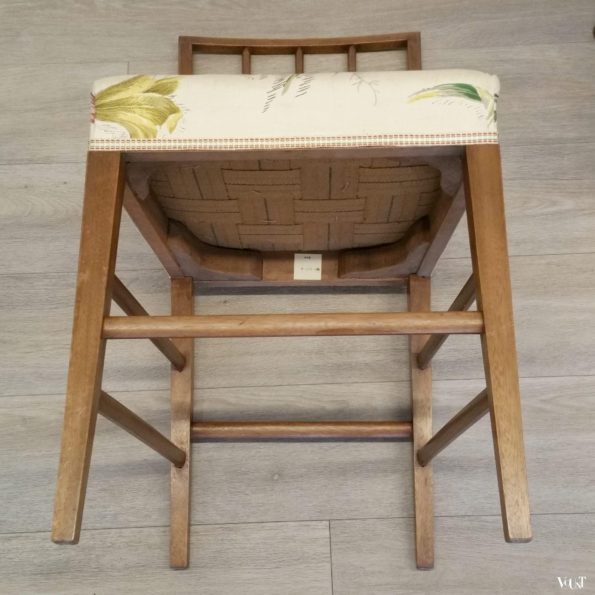 Set van 5 antieke eettafelstoelen met florale stof (Paleis Huis ten Bosch)