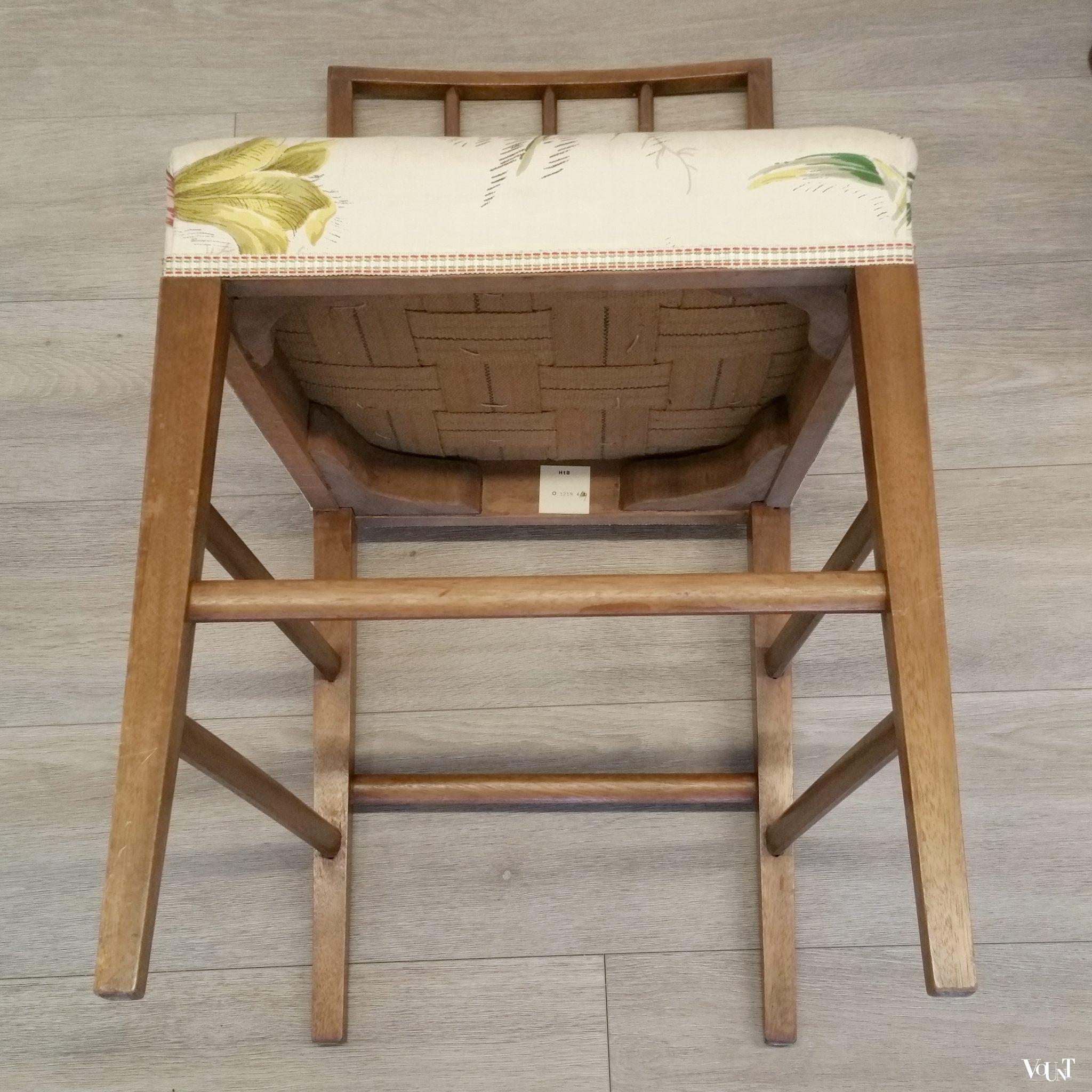 Set van 5 antieke eettafelstoelen met florale stof (Paleis Huis ten Bosch)